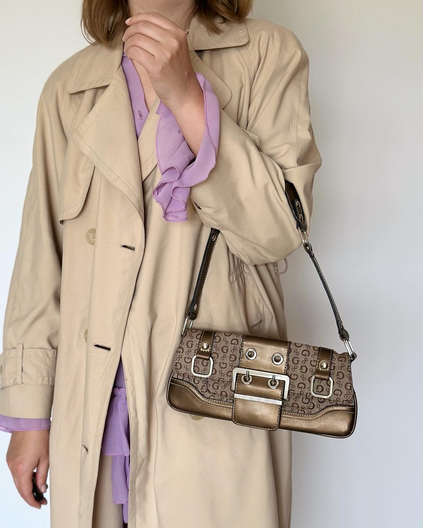 Super trendy vintage Guess bag with monogram print