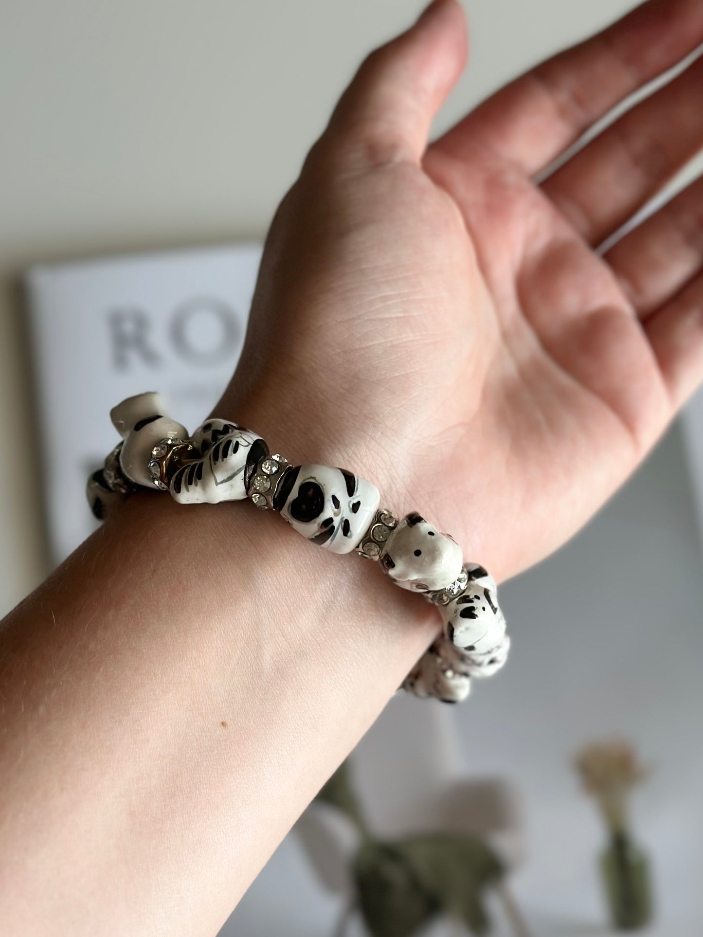 Vintage bracelet with hand-painted ceramic beads