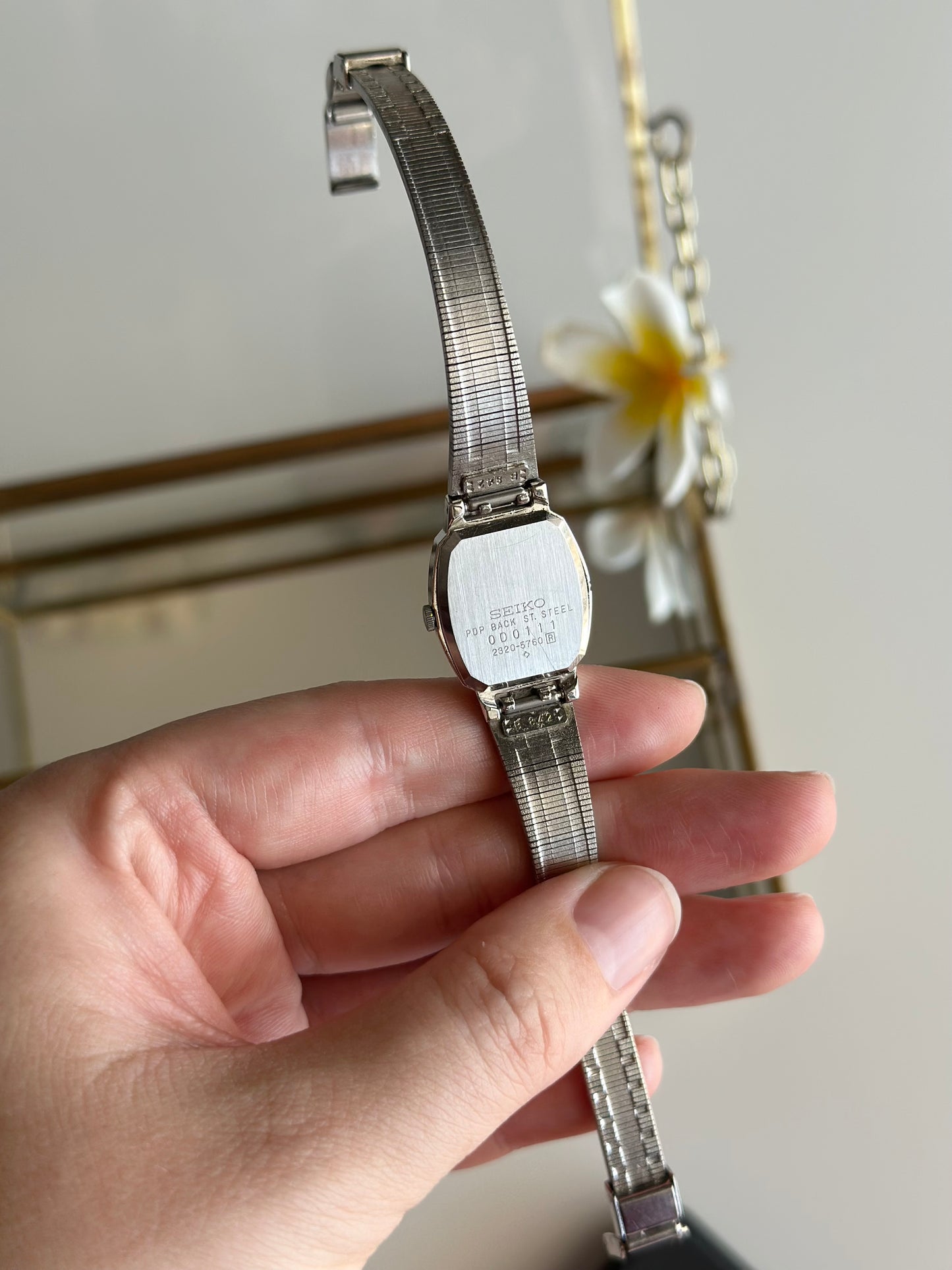 Timeless vintage Seiko quartz watch in a silver tone