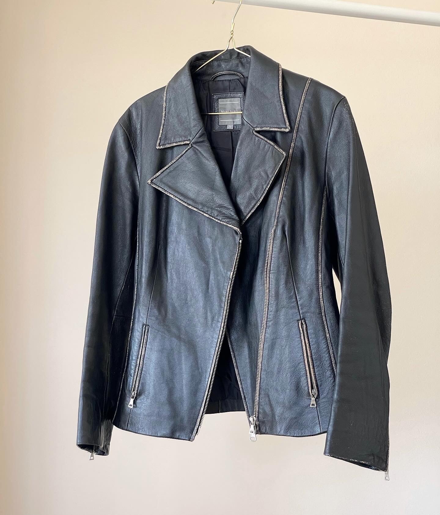 Stunning vintage distressed leather jacket Marc Aurel