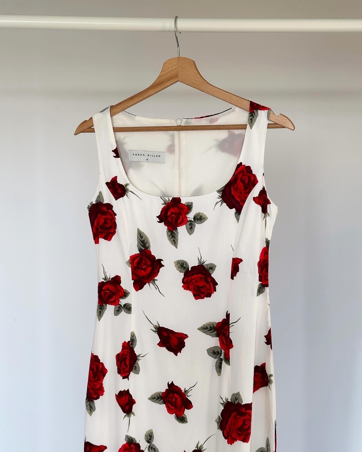 Stunning vintage floral dress by Karen Millen 🌺