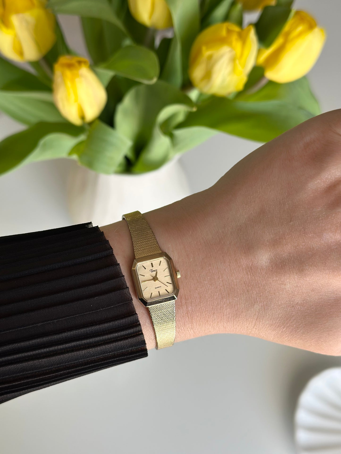 Stunning vintage gold-tone Timex watch from early 1990s.