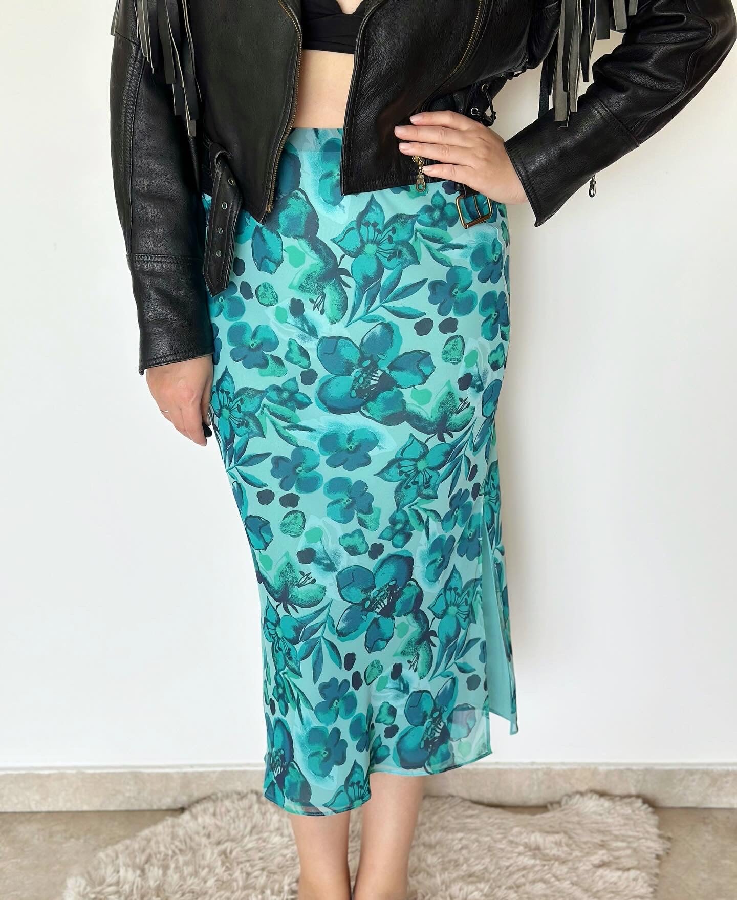 Beautiful romantic vintage floral skirt