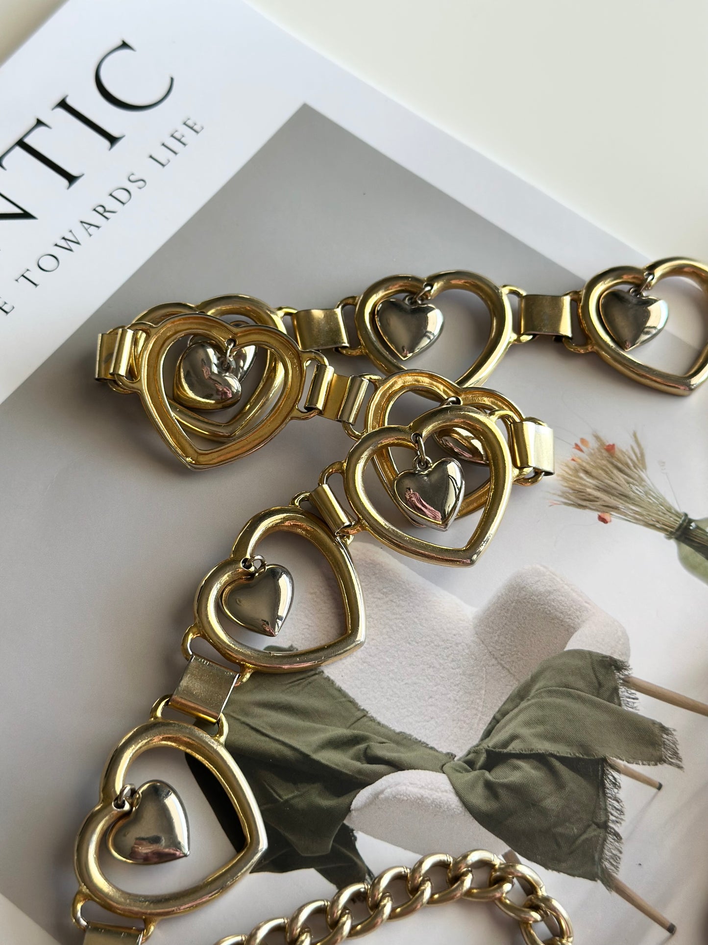 Amazing vintage two-tone belt with hearts