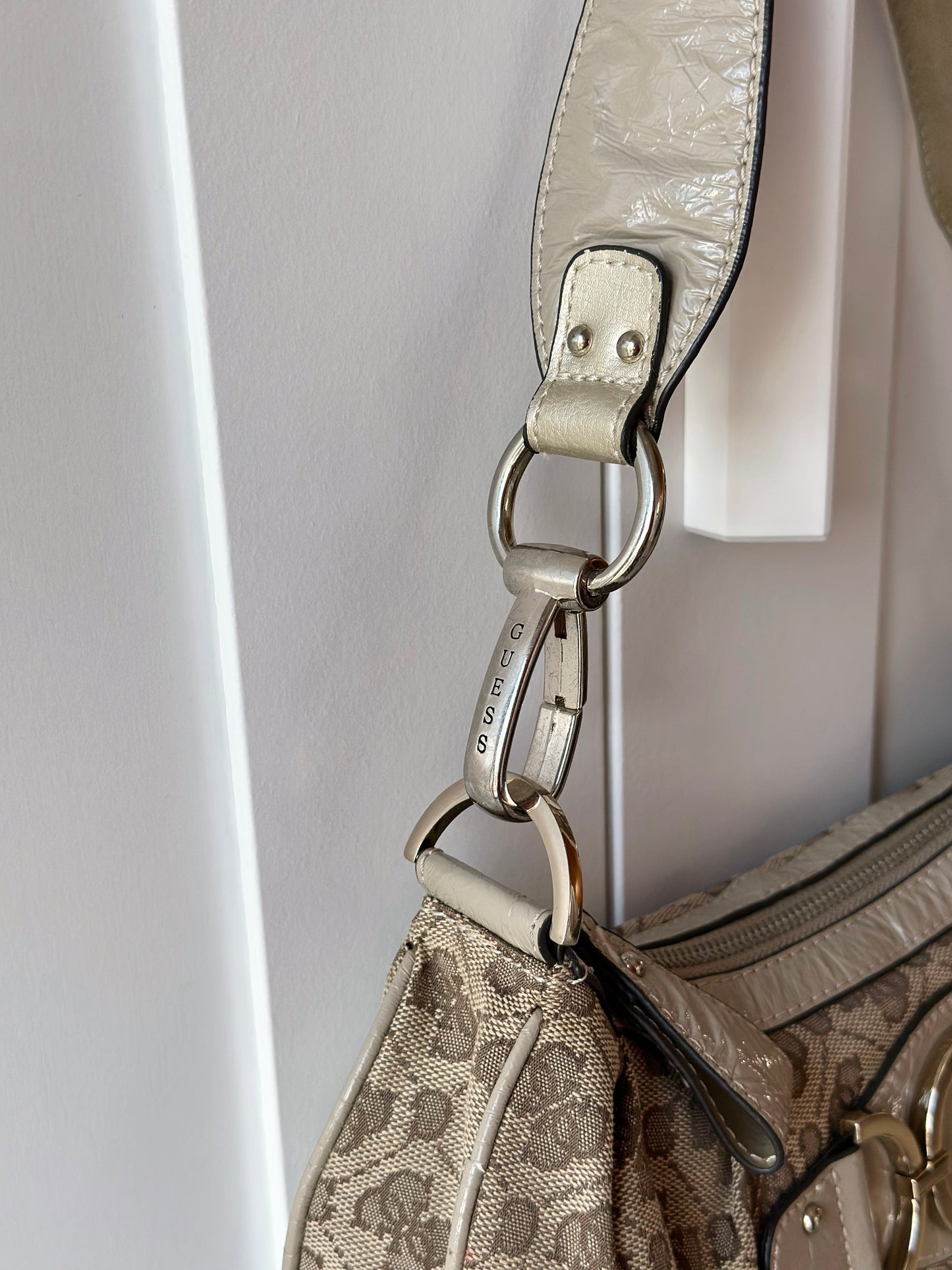 Iconic vintage Guess handbag