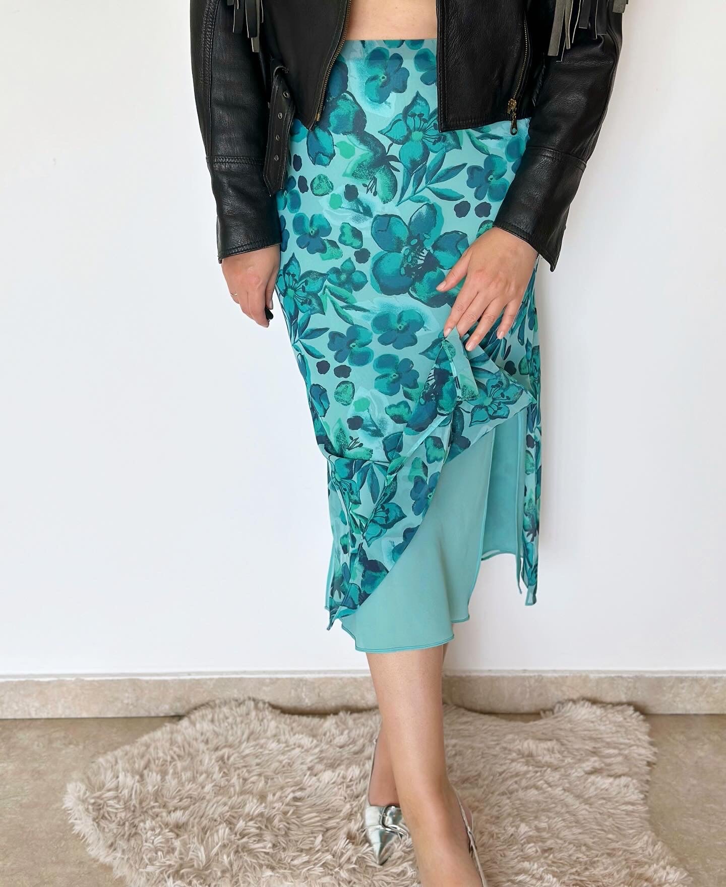 Beautiful romantic vintage floral skirt