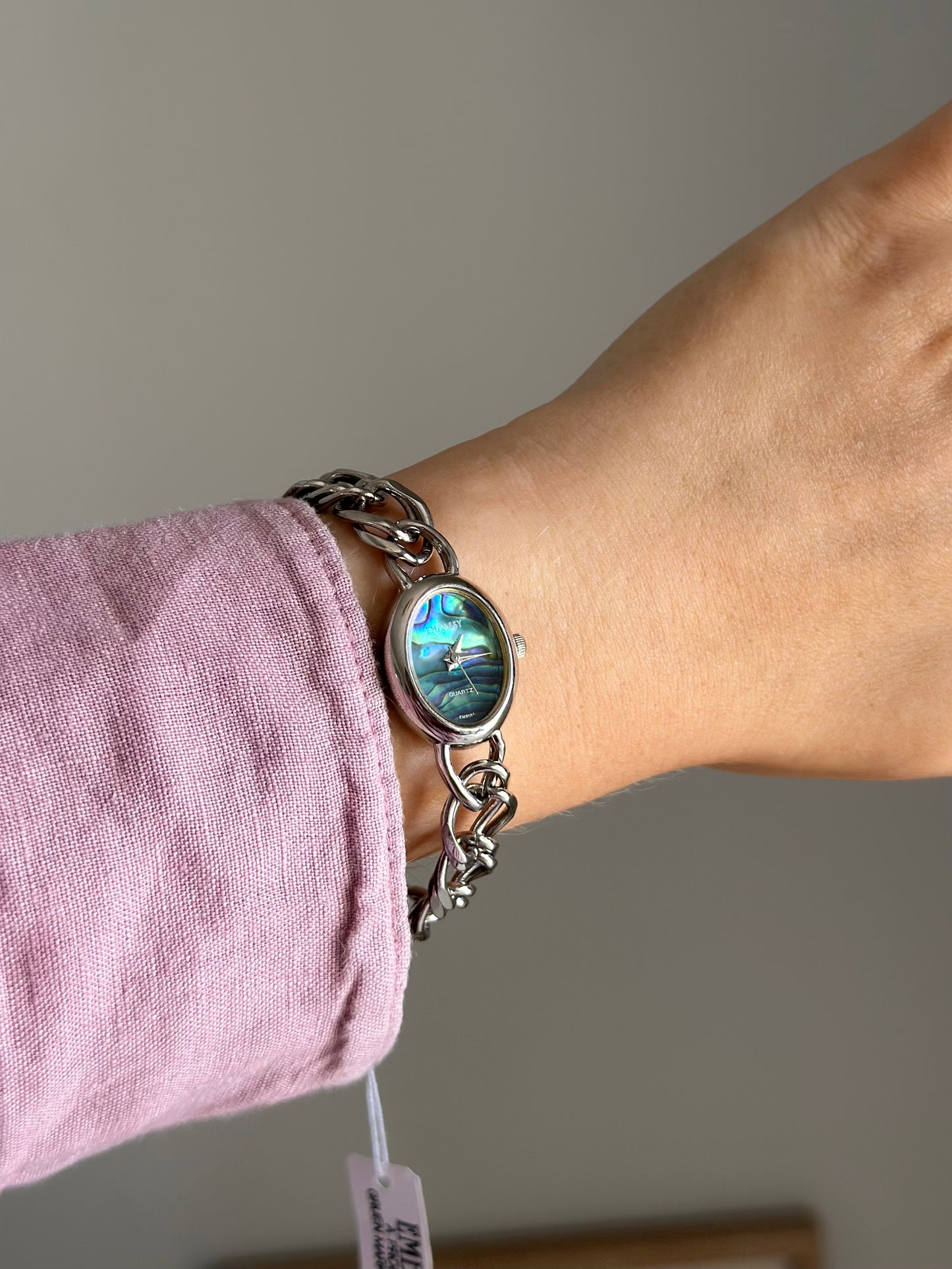 Stunning vintage Embassy by Gruen quartz watch