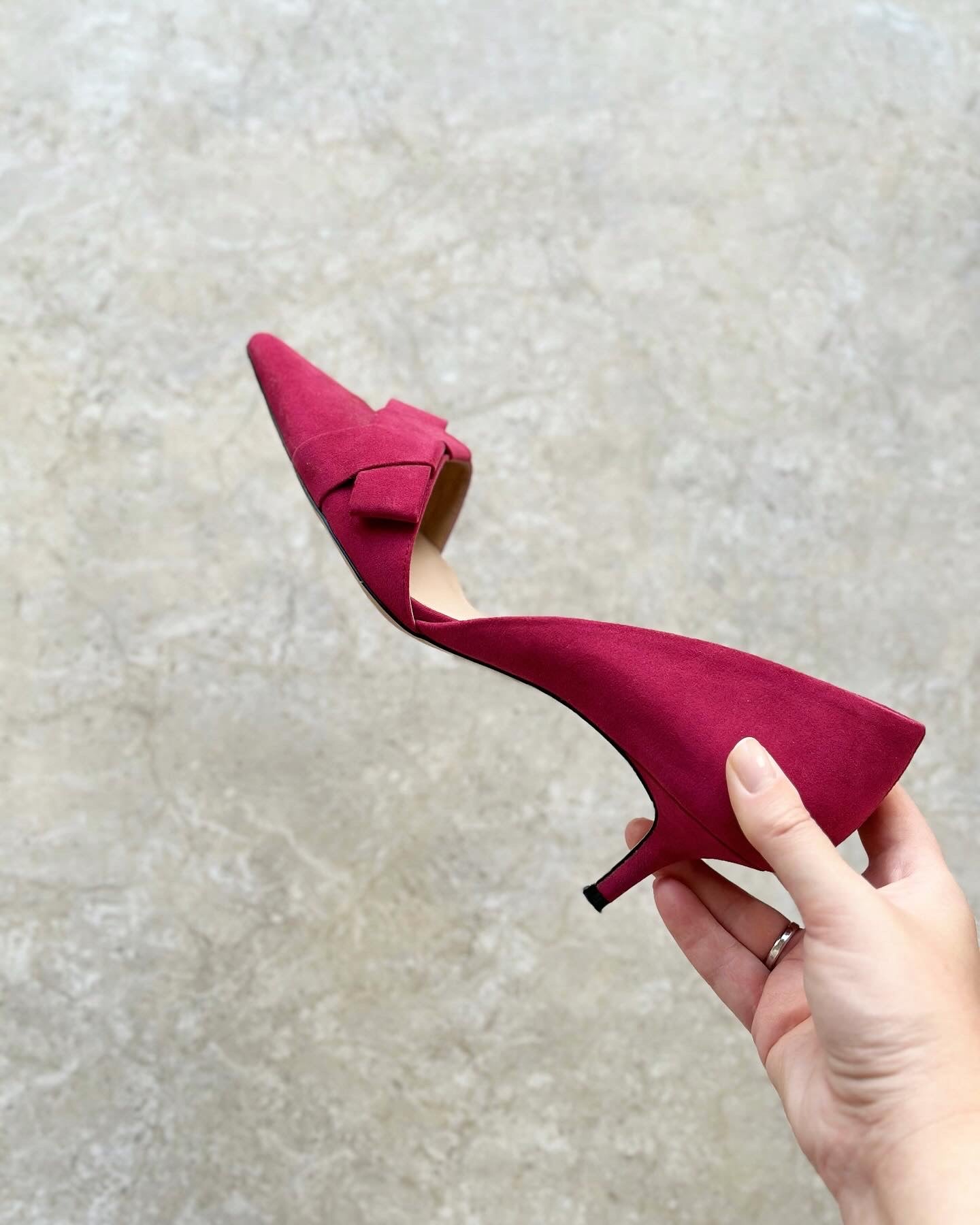 Elegant pink kitten heels with pointed toe