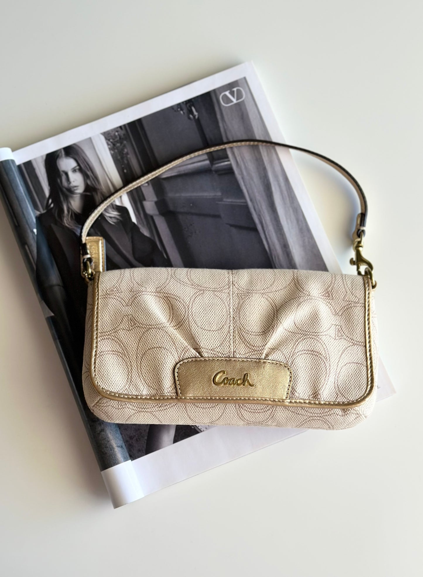 Chic vintage authentic Coach mini clutch bag