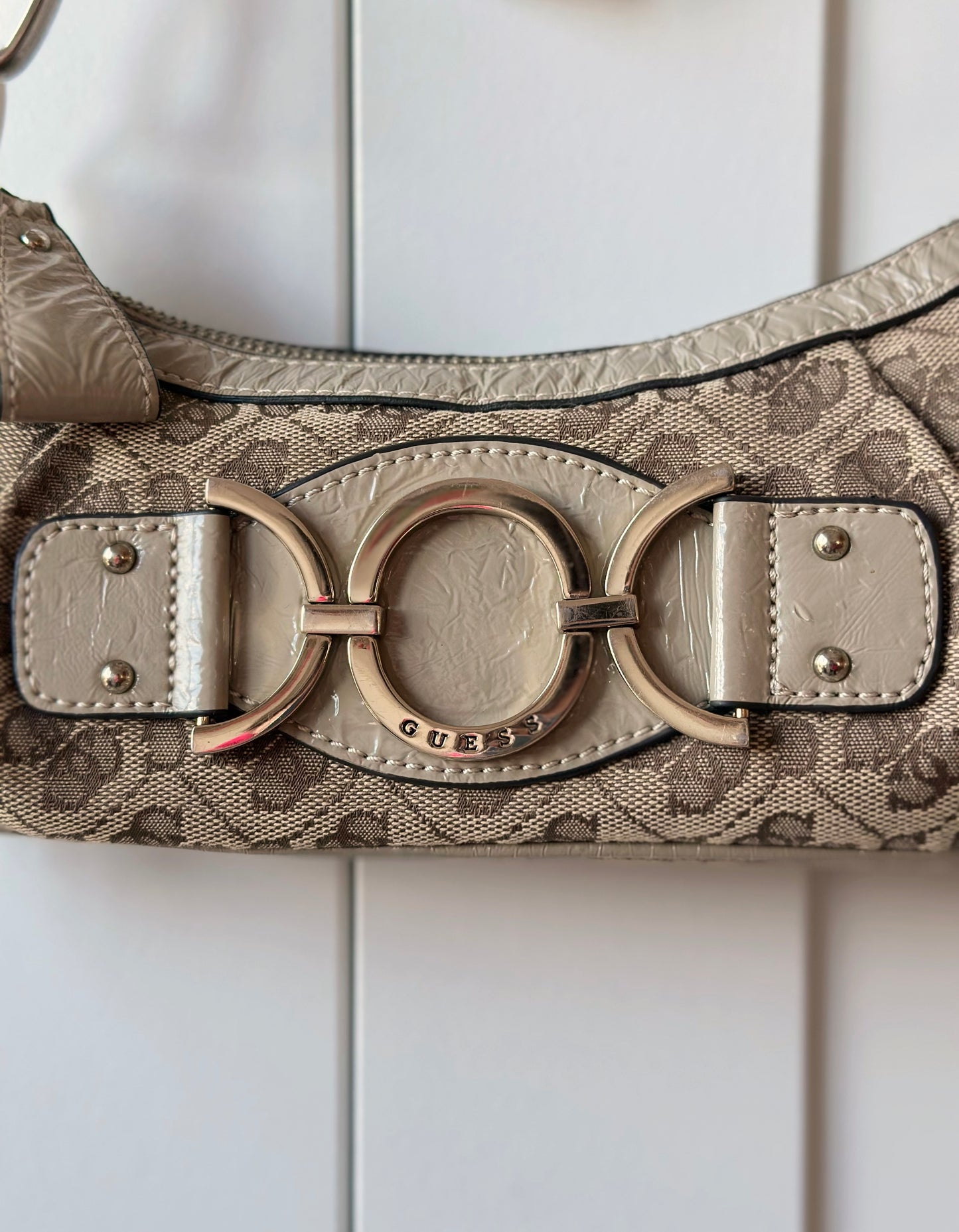 Iconic vintage Guess handbag