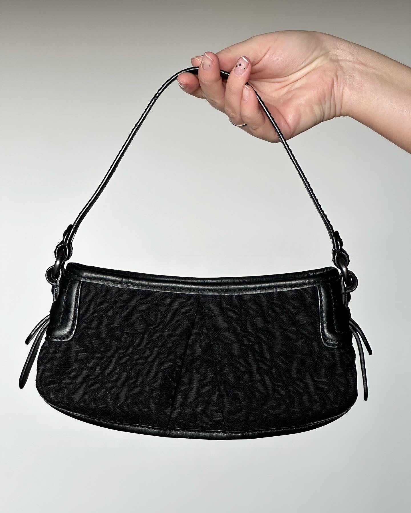Trendy vintage DKNY mini baguette bag