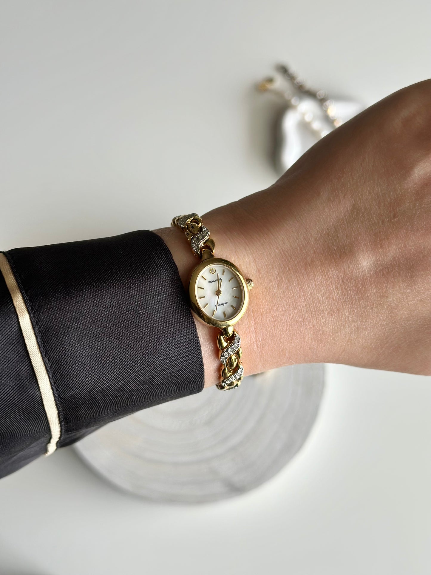 Beautiful vintage watch Sekonda Classique