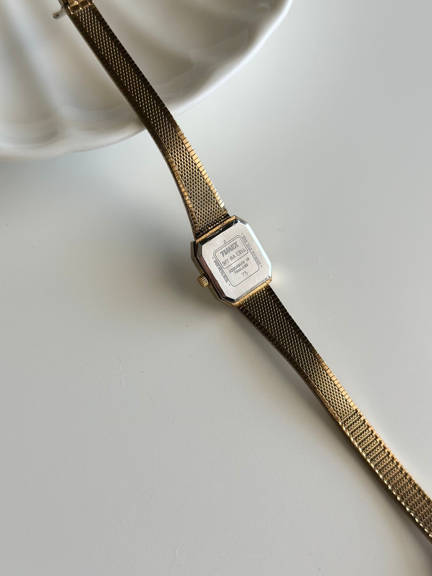 Stunning vintage gold-tone Timex watch from early 1990s.