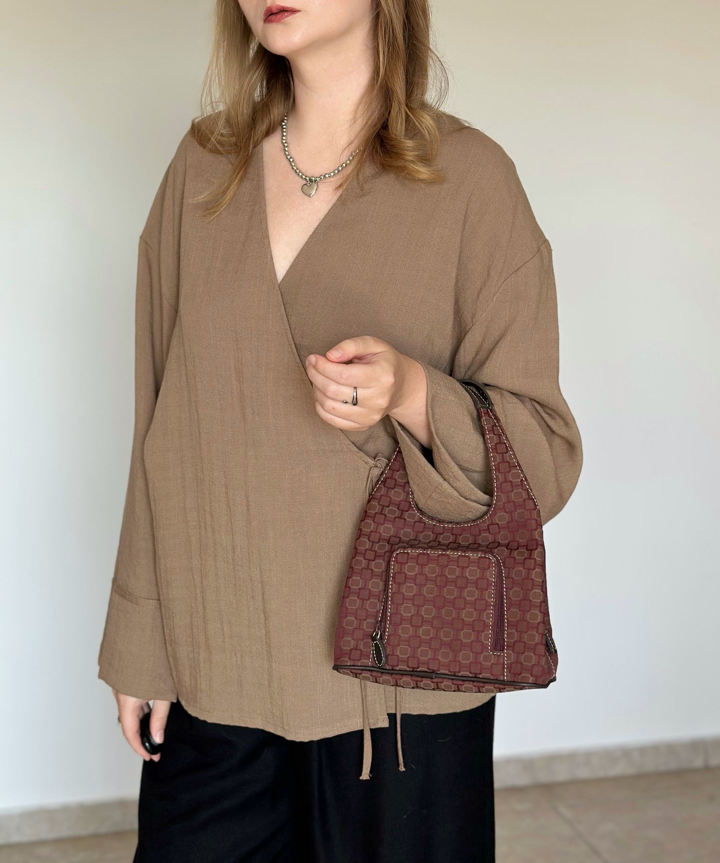 Cute vintage bag by Nine West with mirror from 90s
