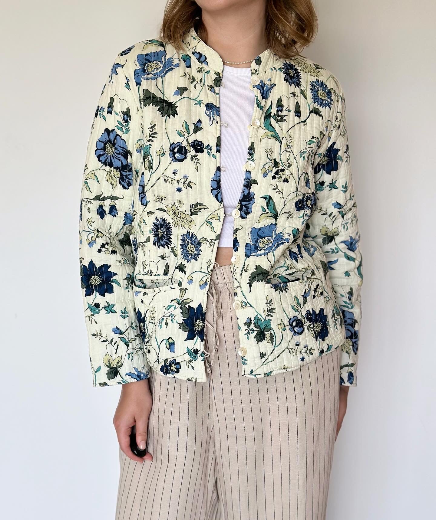 Lovely quilted jacket with floral print