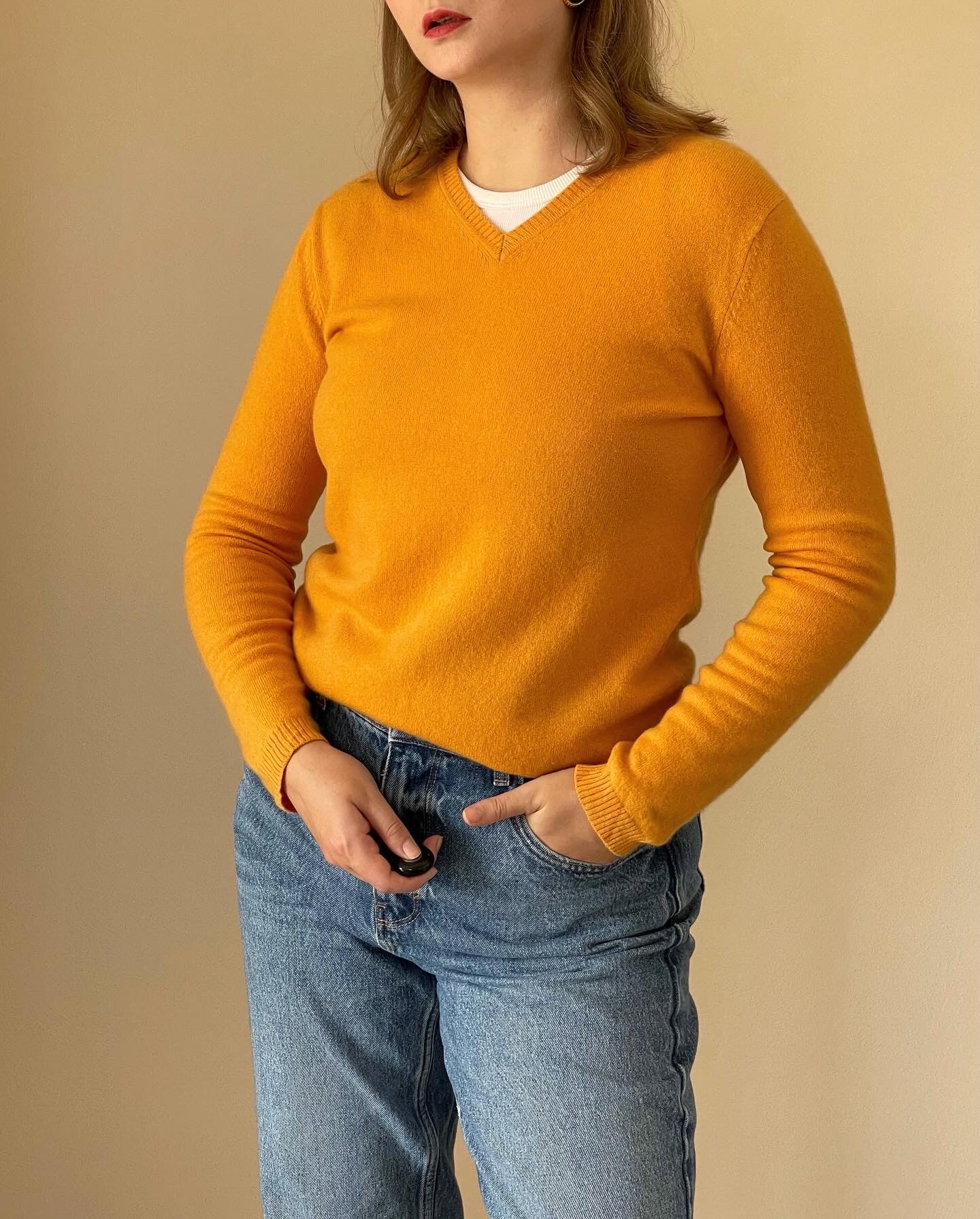 Vintage knit jumper made from 100% cashmere