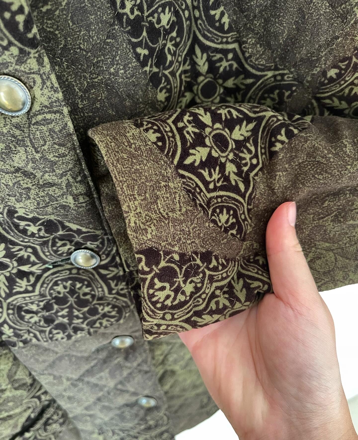 Vintage khaki jacket in a quilted weave