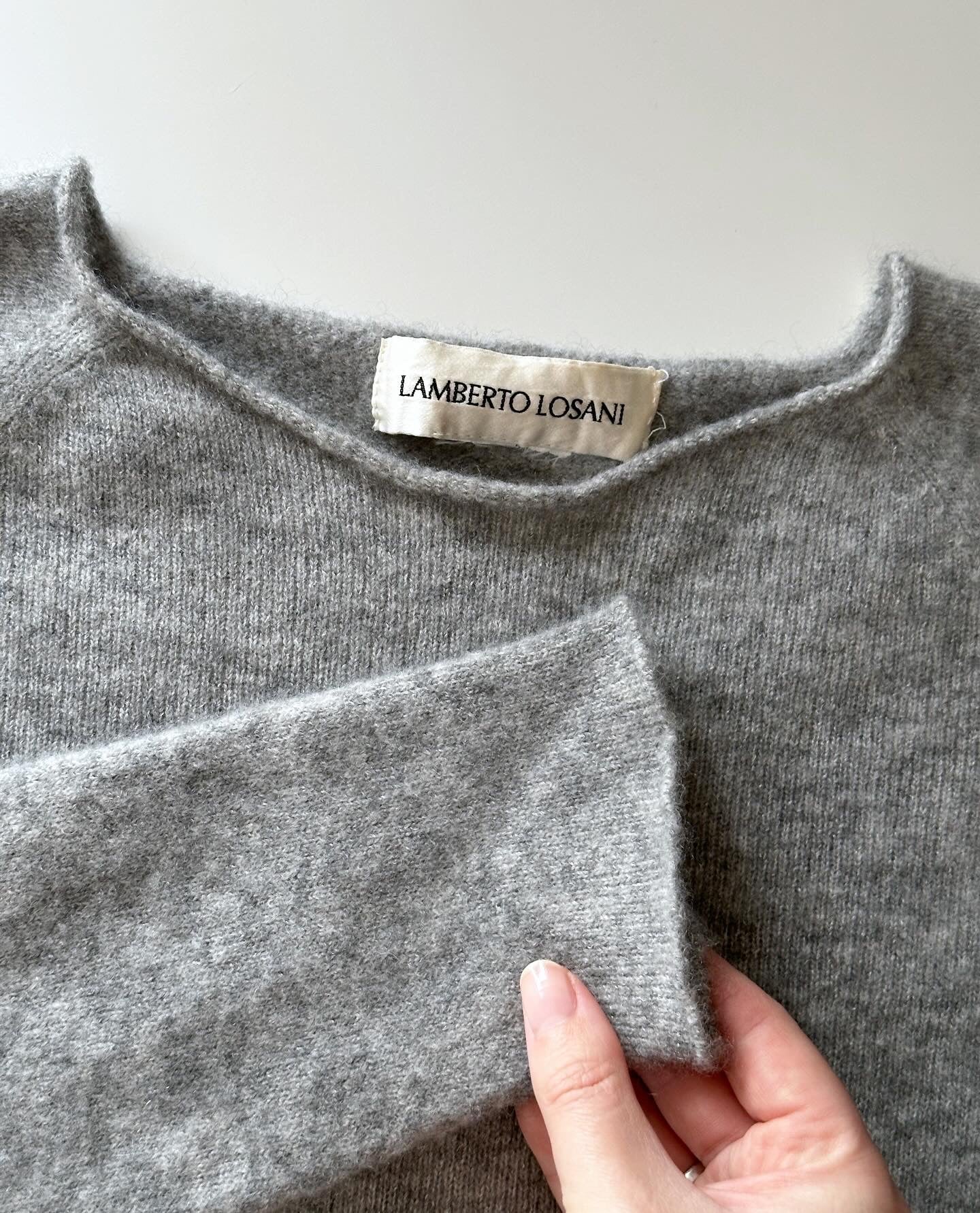 Stunning vintage cashmere jumper by Lamberto Losani 💔