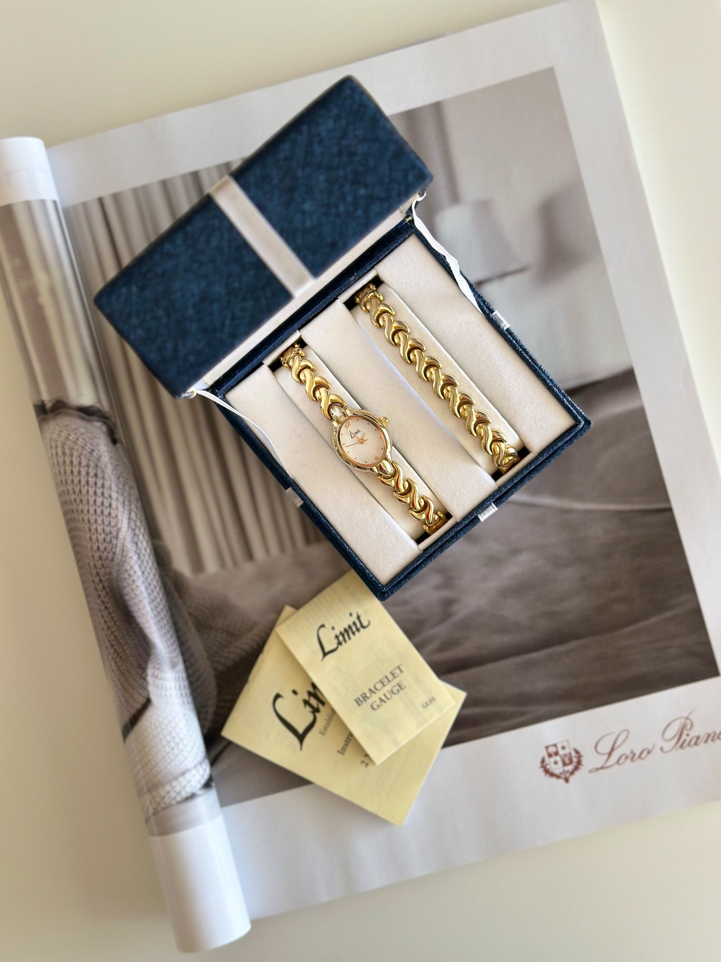 Stunning vintage gold-tone watch and bracelet set Limit