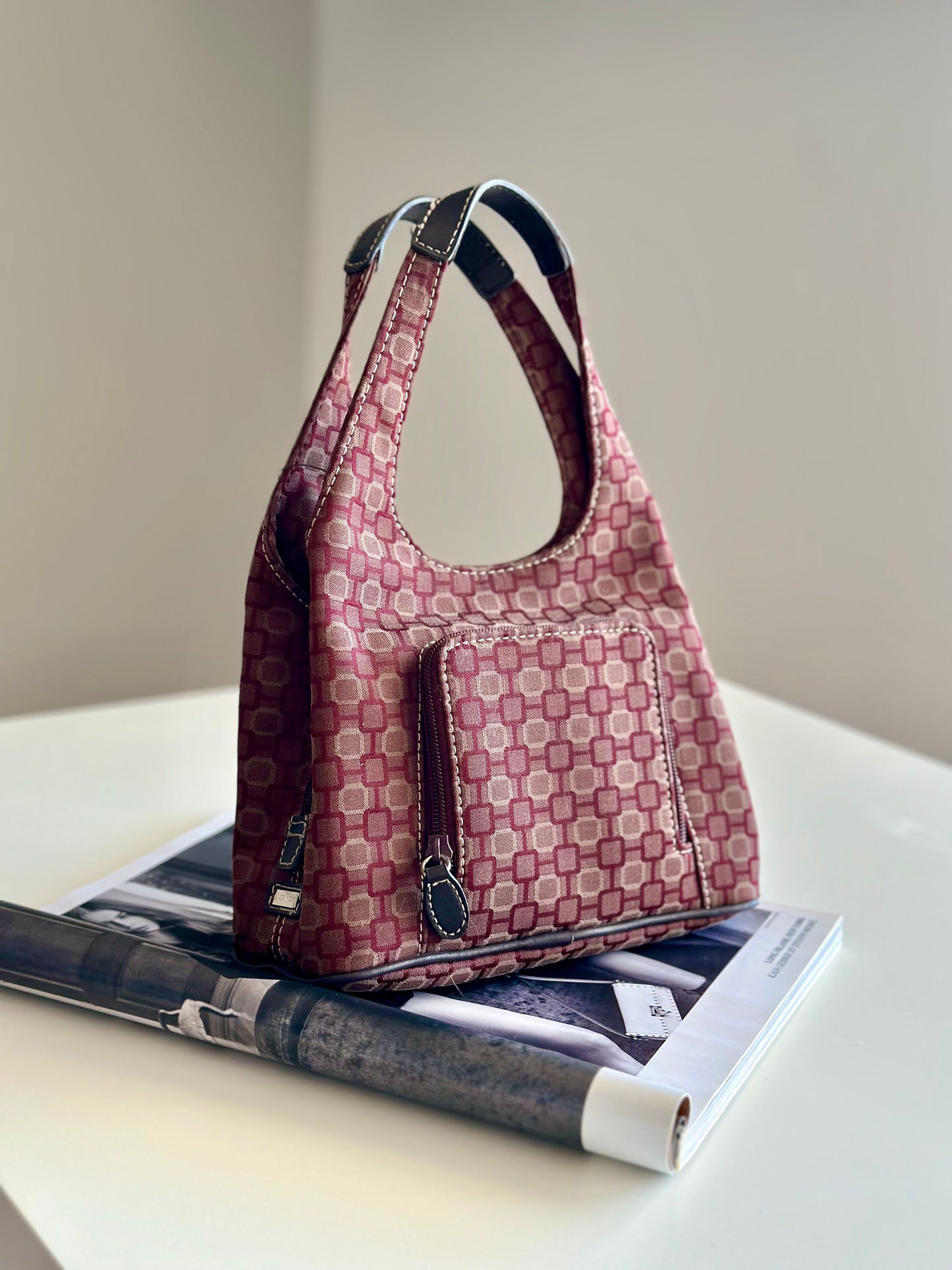 Cute vintage bag by Nine West with mirror from 90s