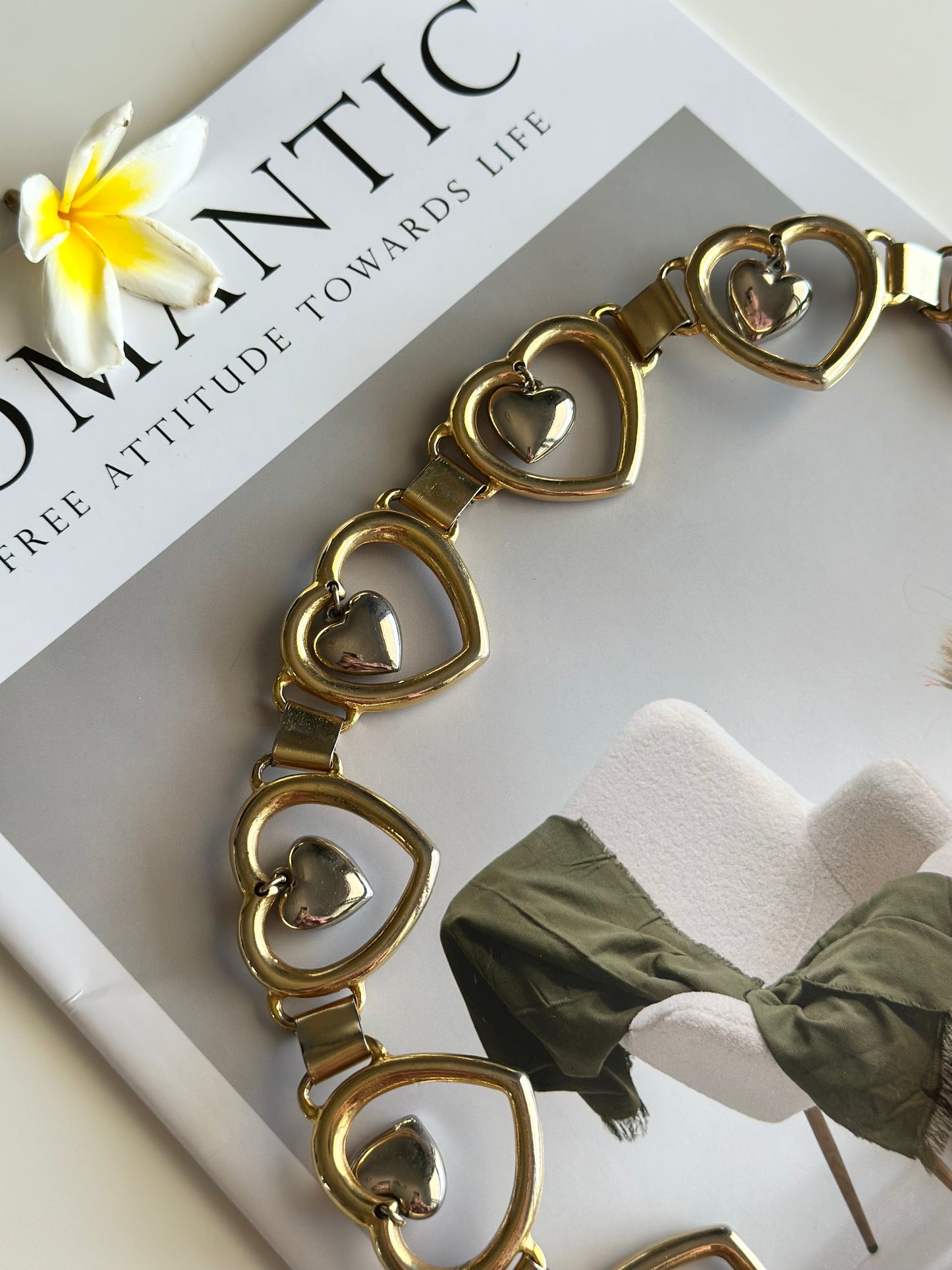 Amazing vintage two-tone belt with hearts