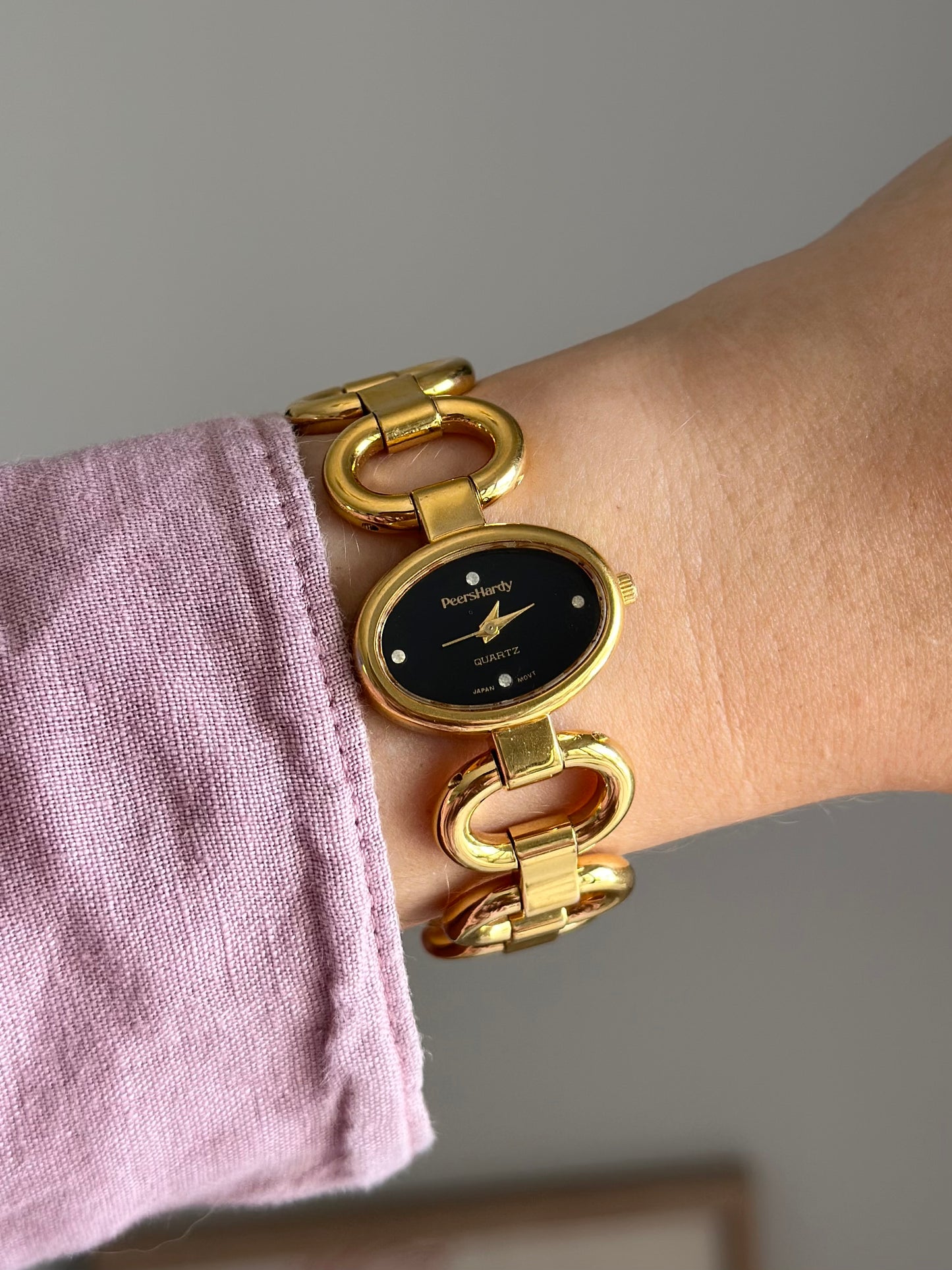 Striking vintage watch from Peers Hardy with black dial