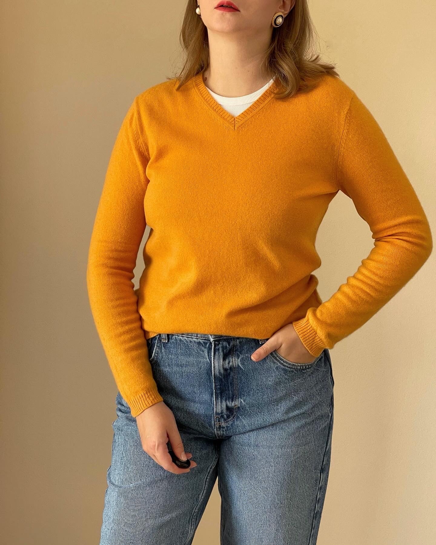 Vintage knit jumper made from 100% cashmere