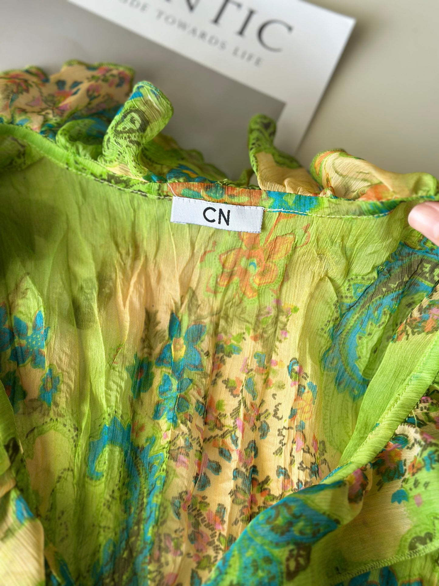 Vintage Y2K romantic blouse in semi-sheer fabric