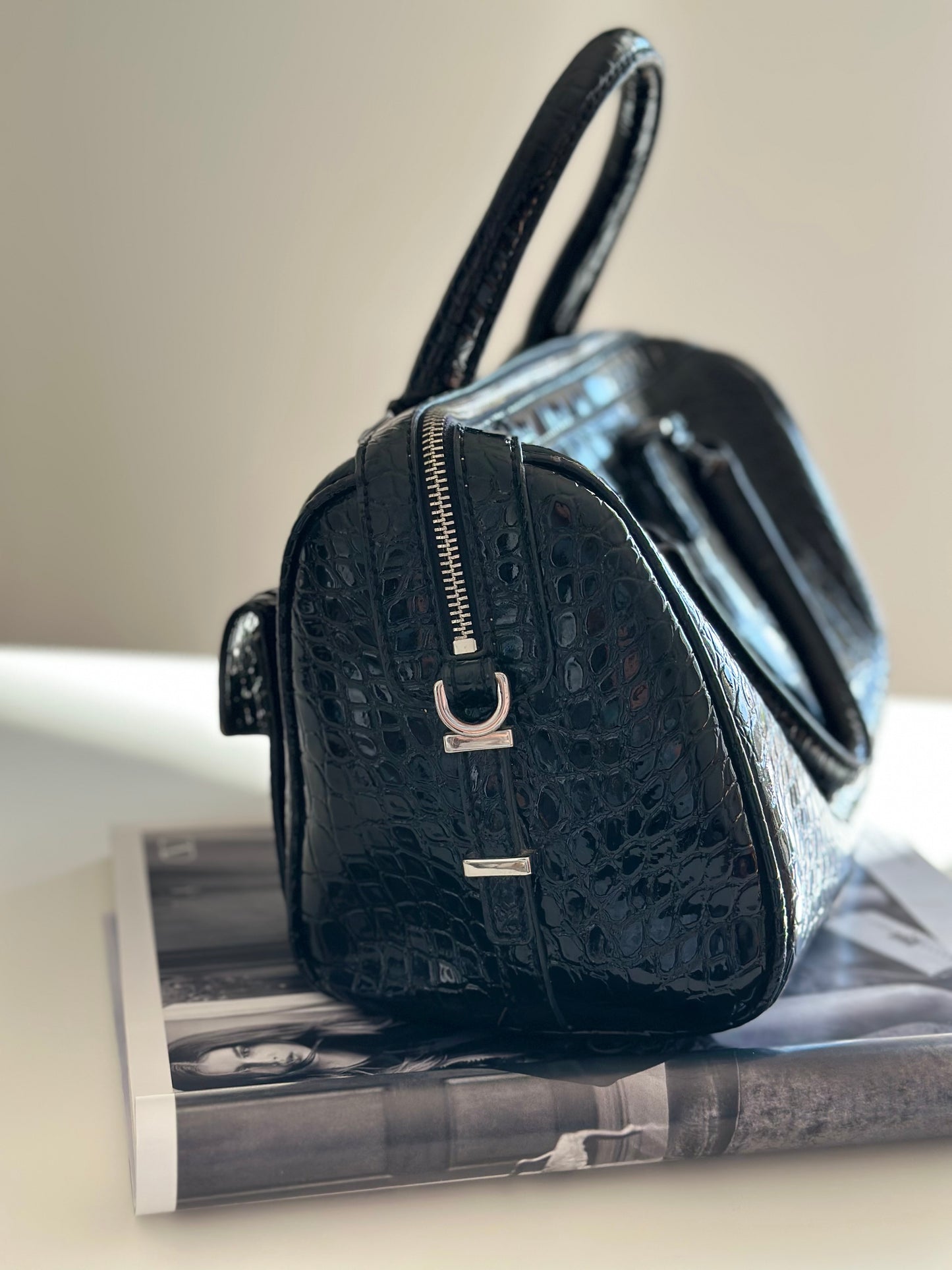 Сlassic vintage bag by Guess from 2000s