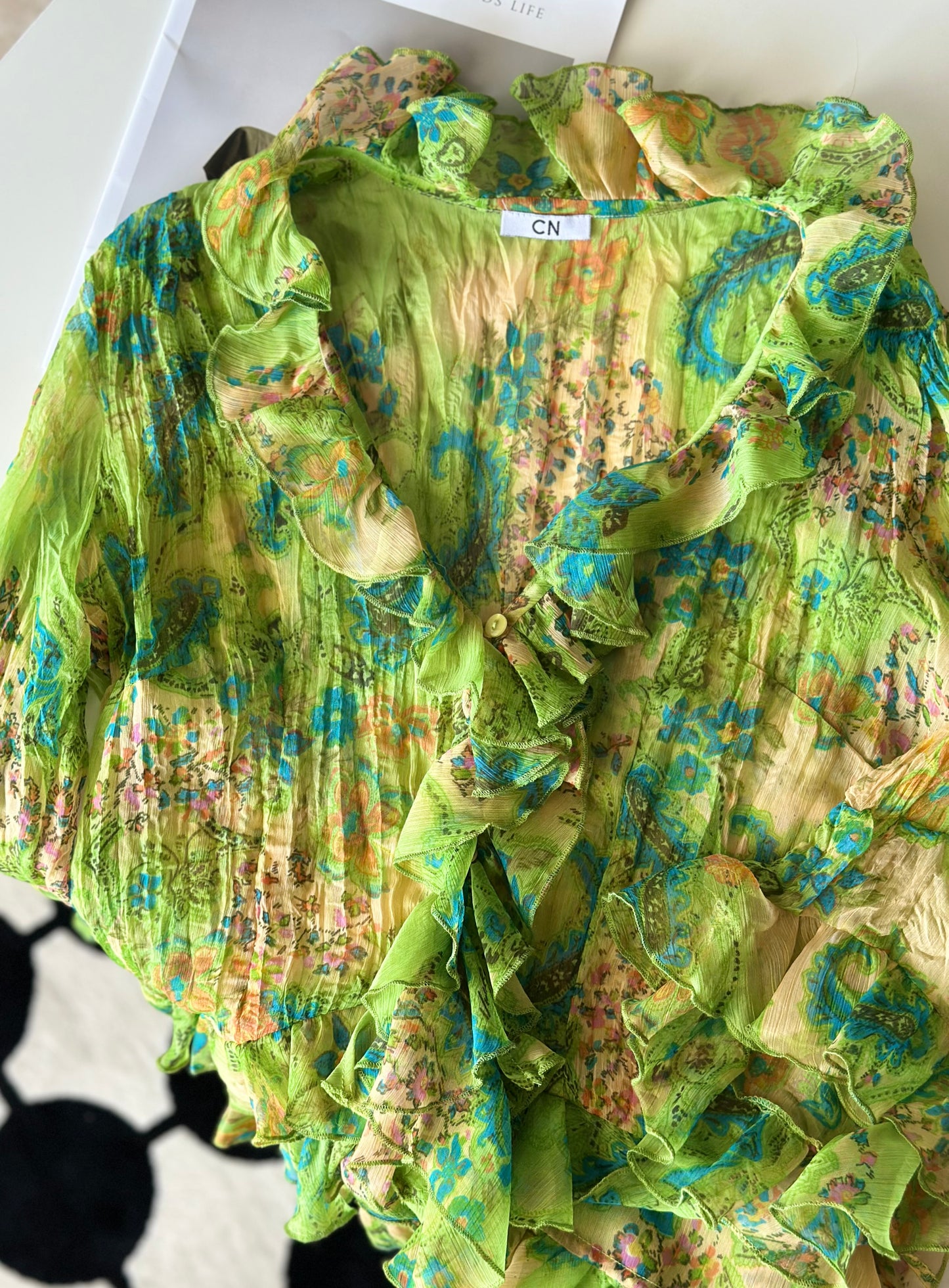 Vintage Y2K romantic blouse in semi-sheer fabric