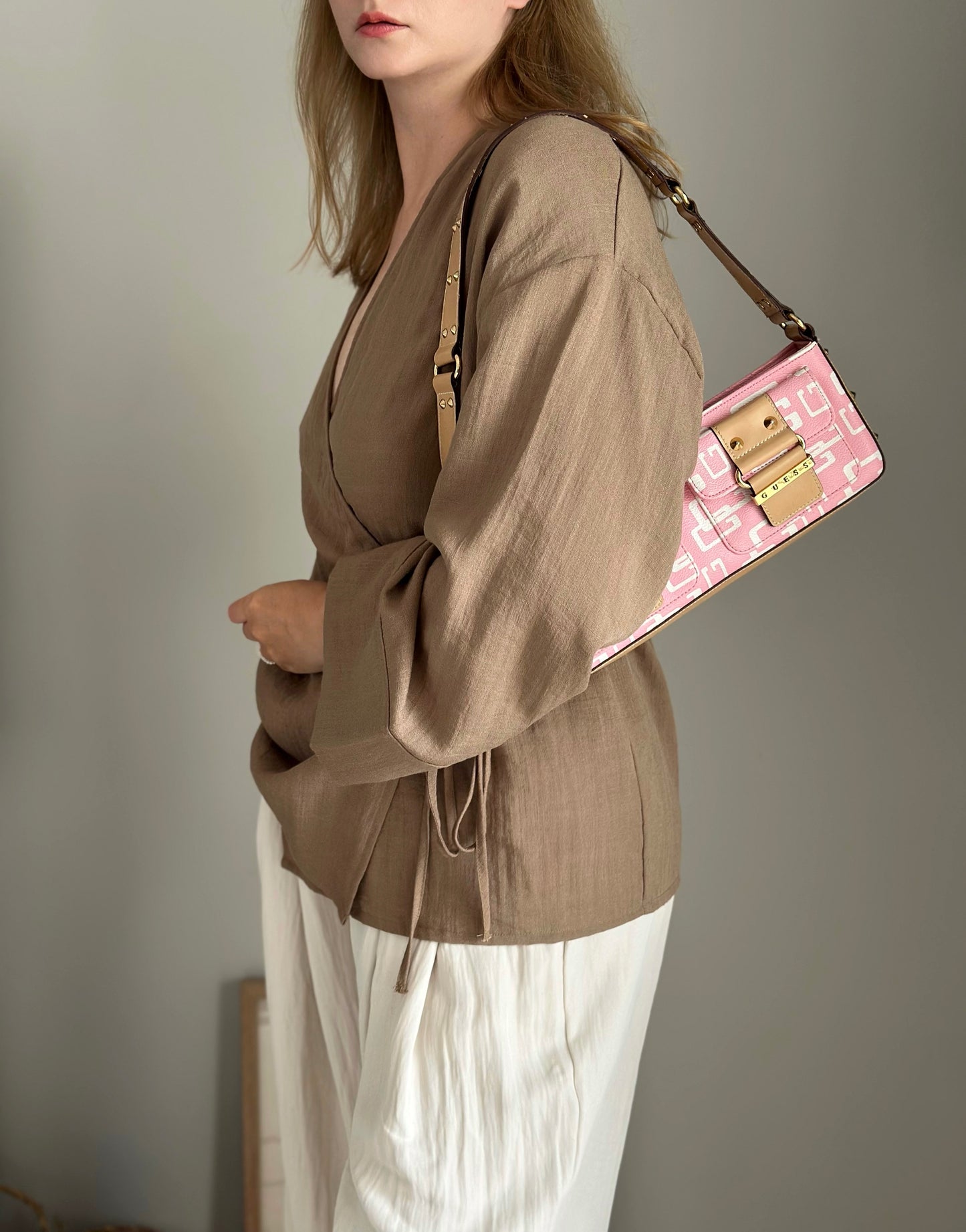 Vintage Y2K Guess shoulder bag in pink and ivory faux leather