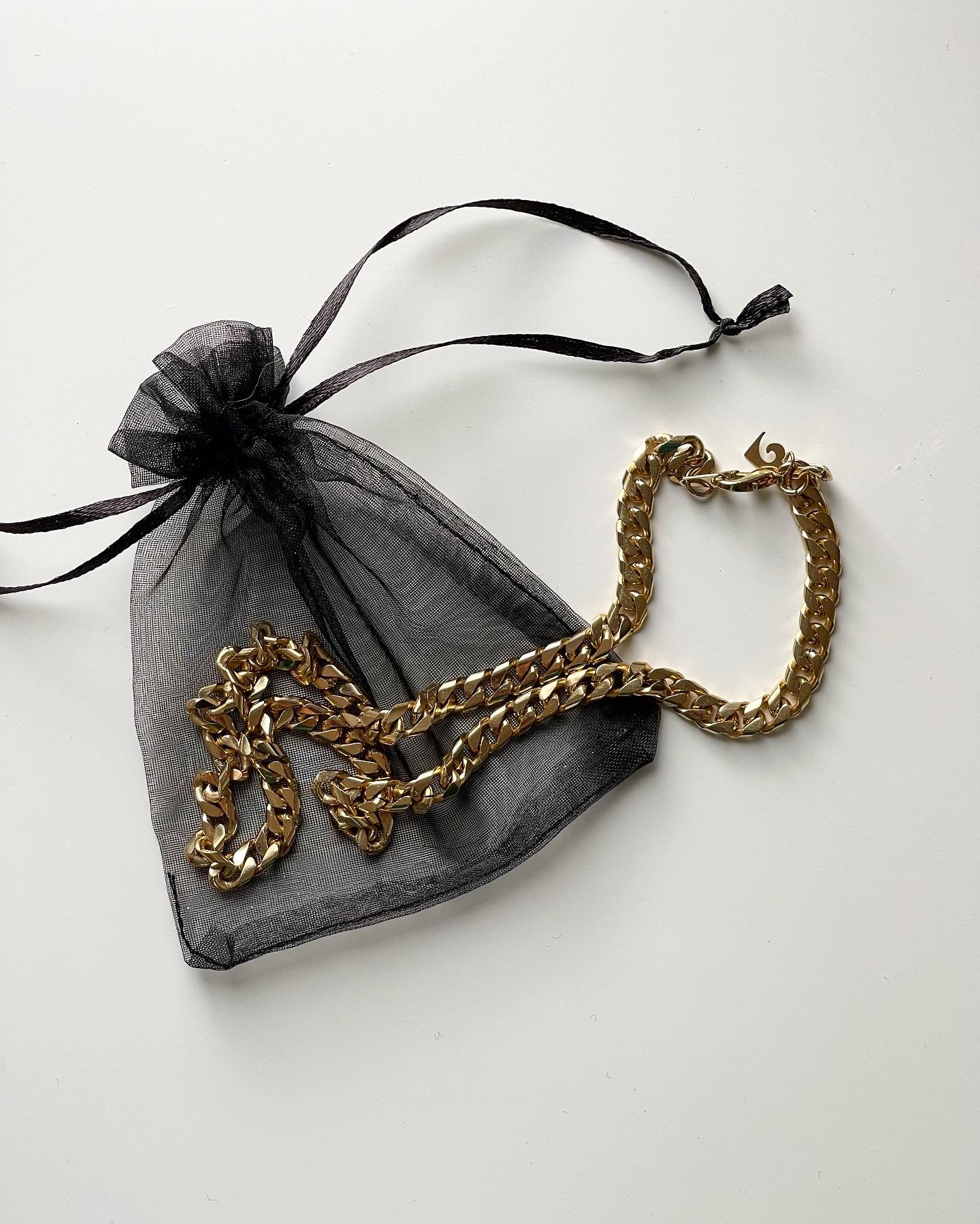 Classic vintage gold-tone chain necklace by Pierre Cardin