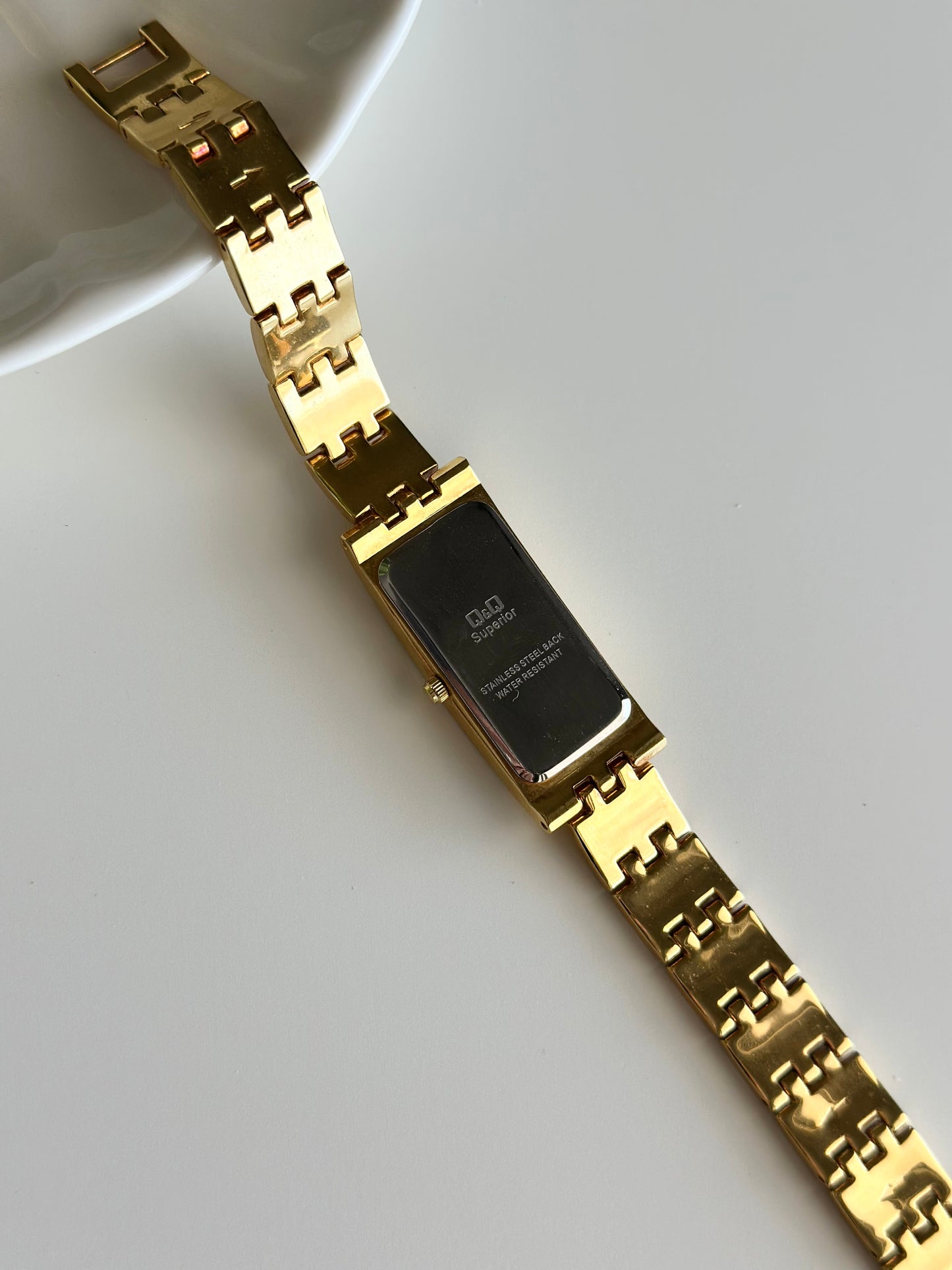 Elegant vintage gold-tone watch Q&Q Superior ✨