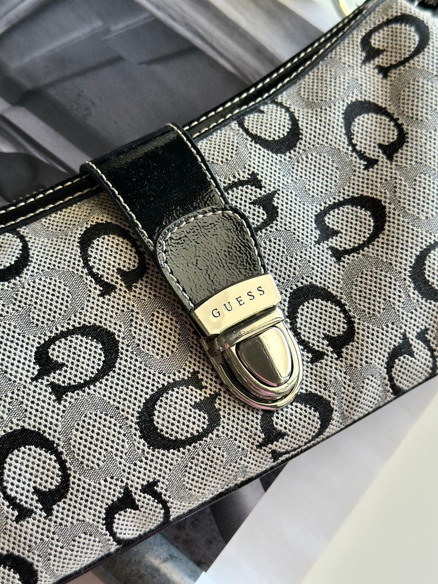 Vintage Guess grey baguette bag