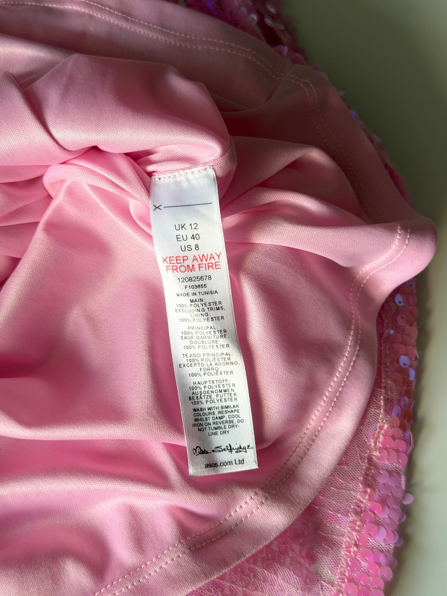 Dazzling mini pink dress with sequins