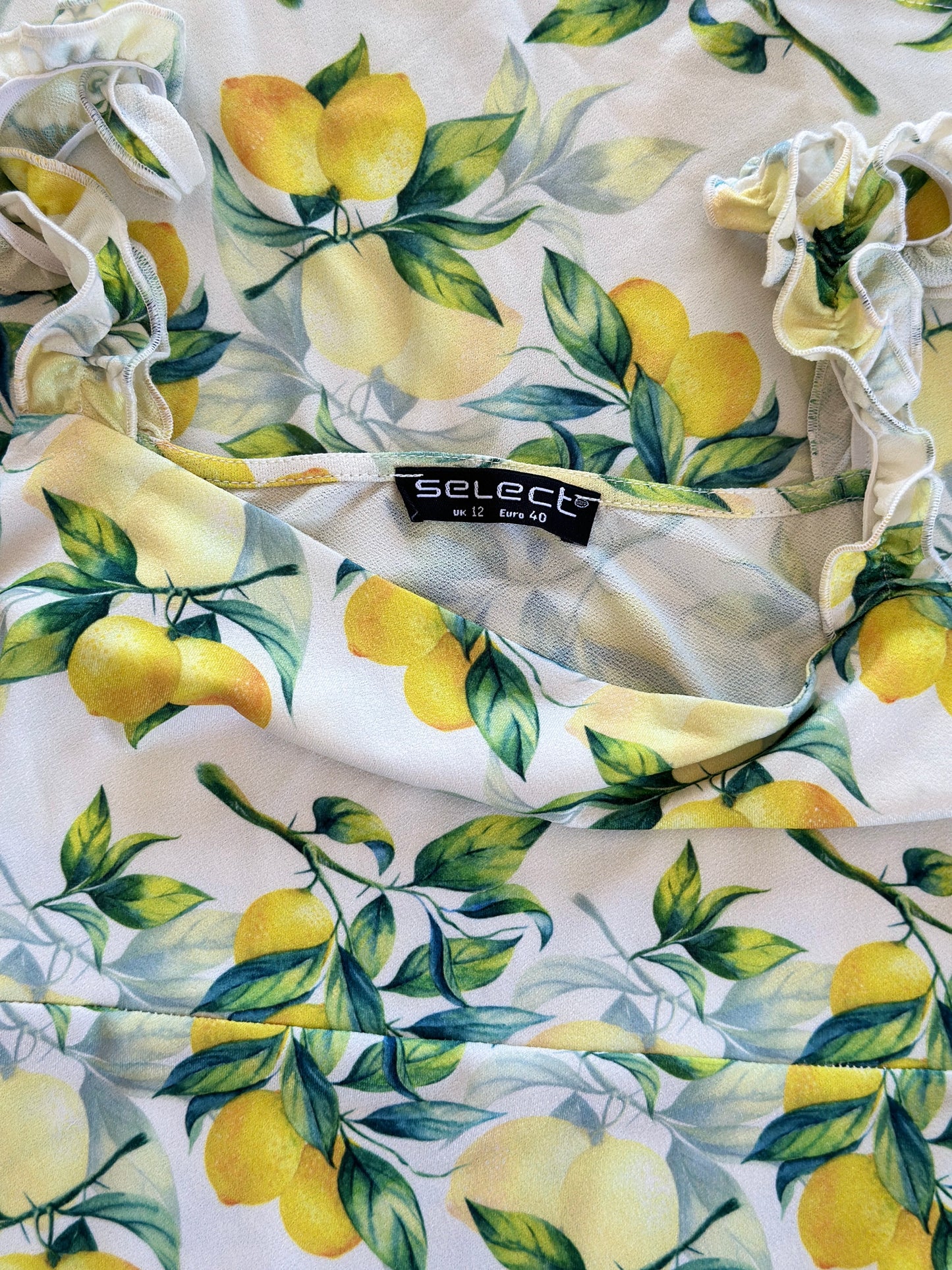 Cute mini dress with lemons print