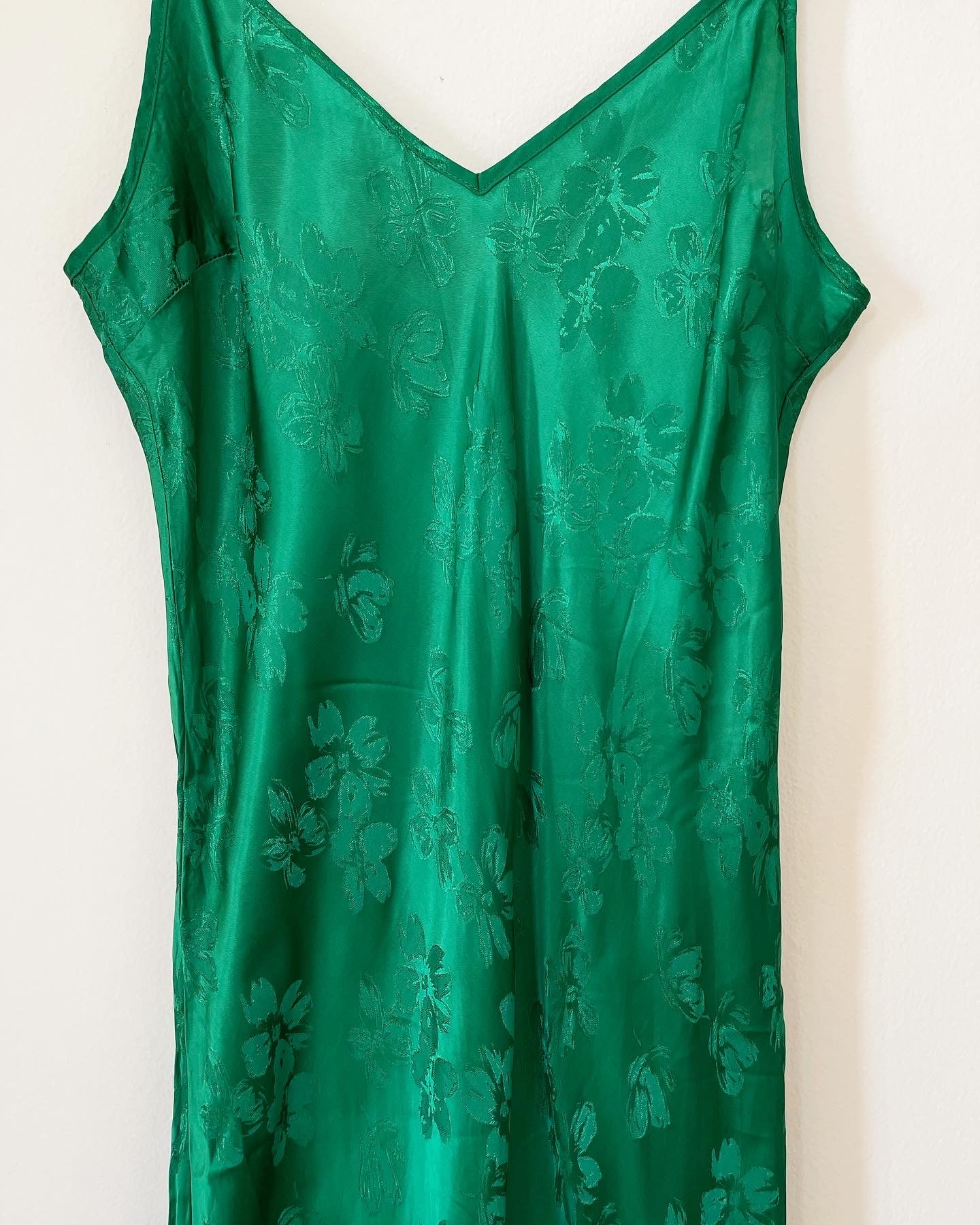 Amazing long slip dress in a silky viscose jacquard weave fabric