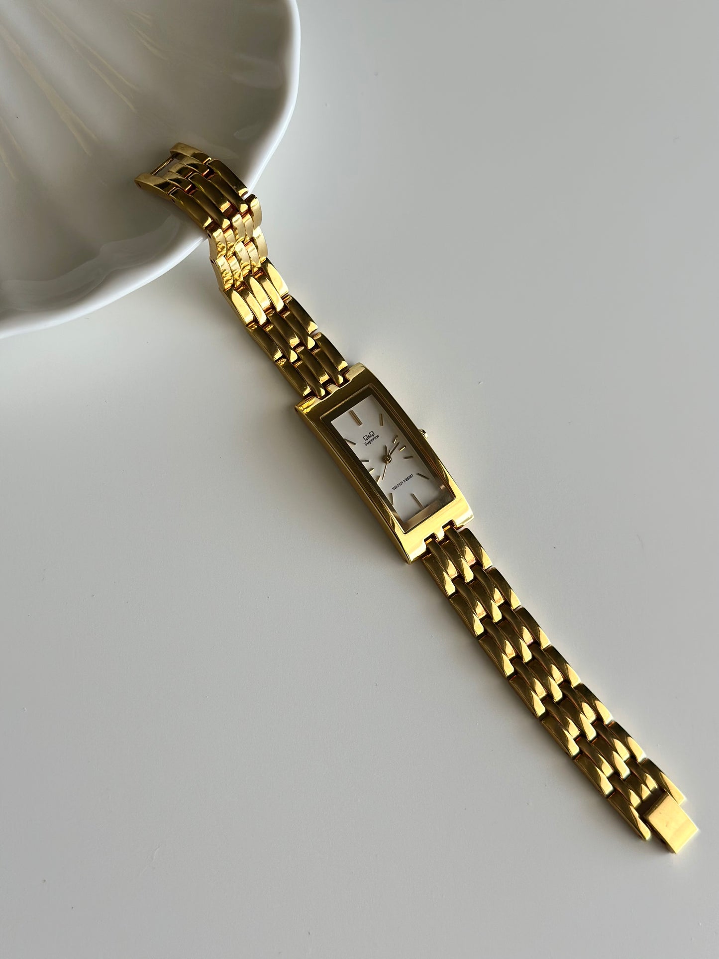 Elegant vintage gold-tone watch Q&Q Superior ✨