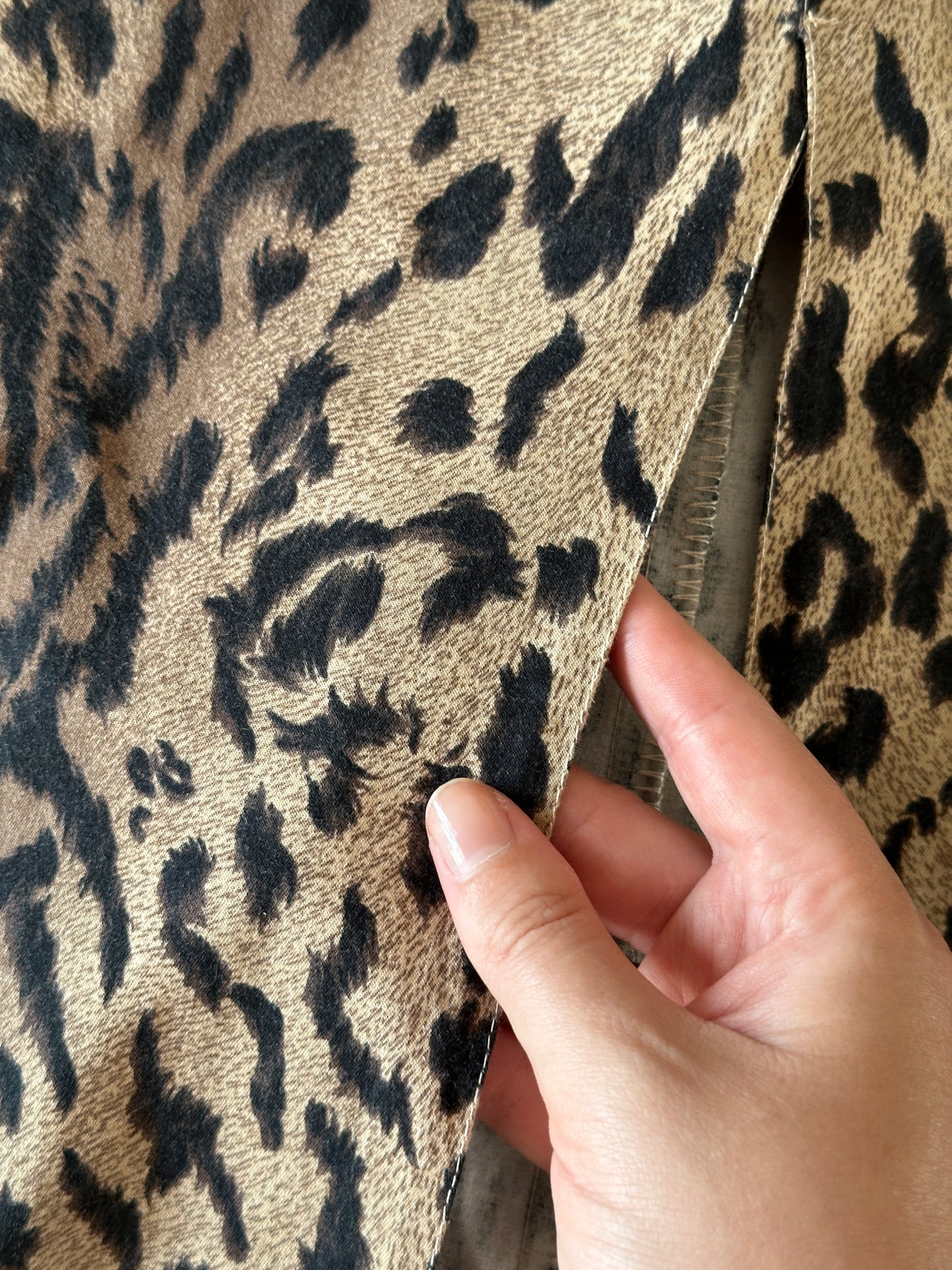 Incredible midi cotton skirt with leopard print
