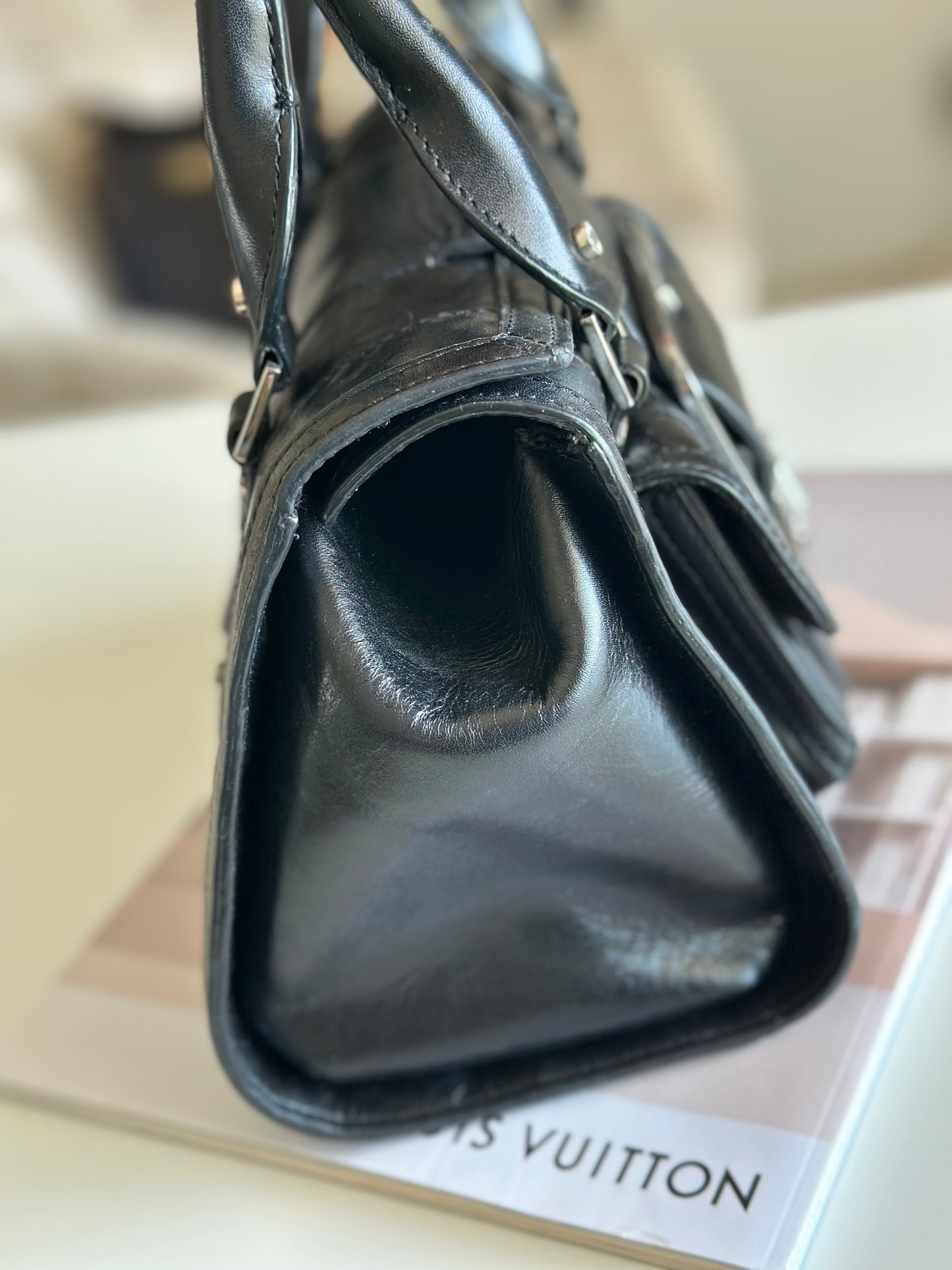 Vintage authentic leather handbag Karen Millen