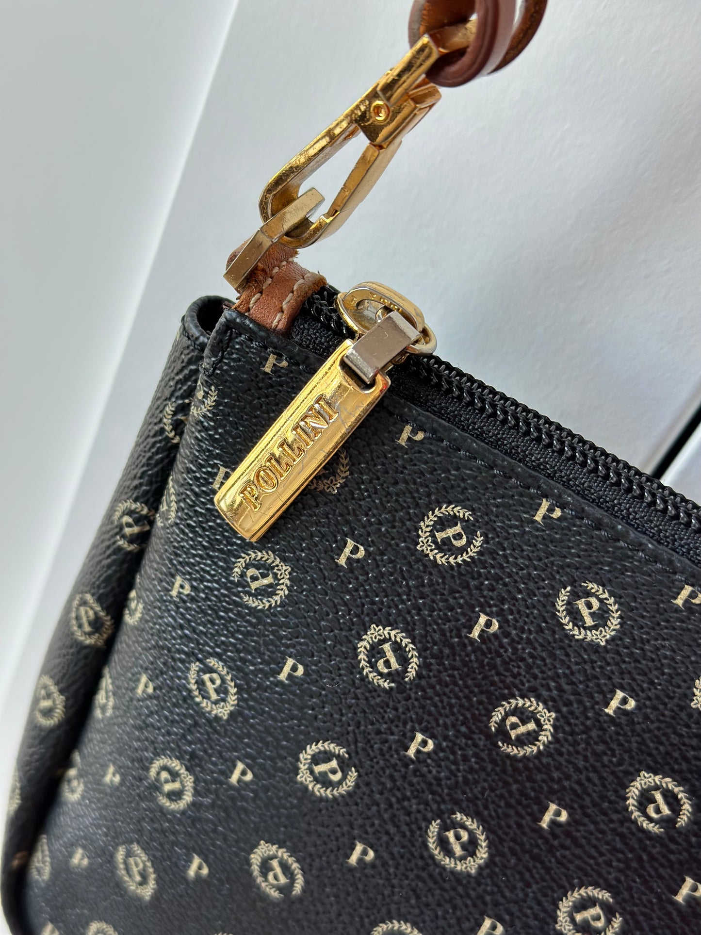 Incredible baguette bag by Pollini