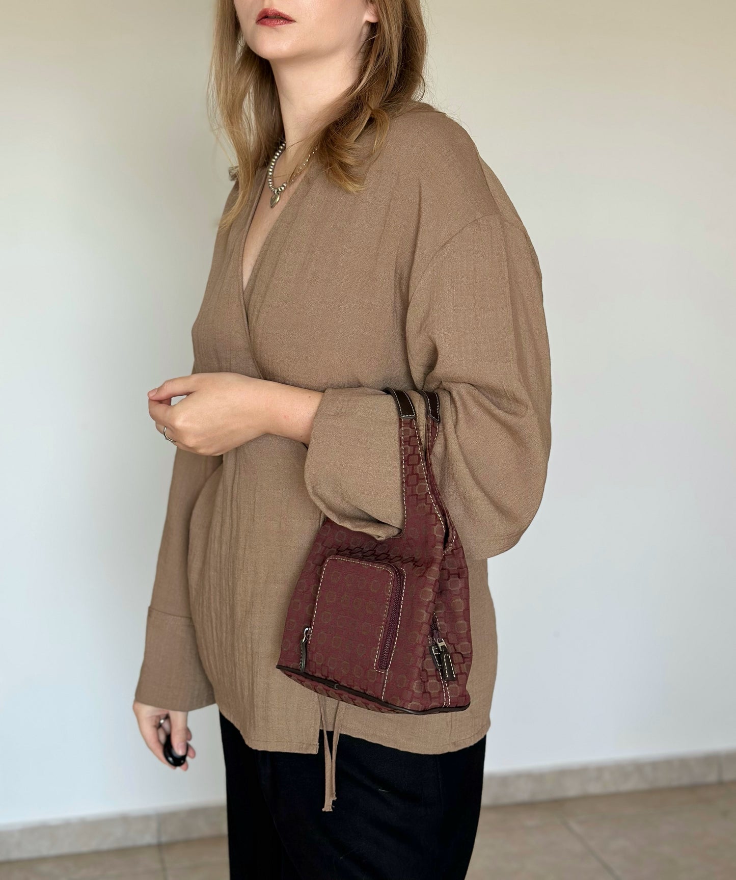 Cute vintage bag by Nine West with mirror from 90s