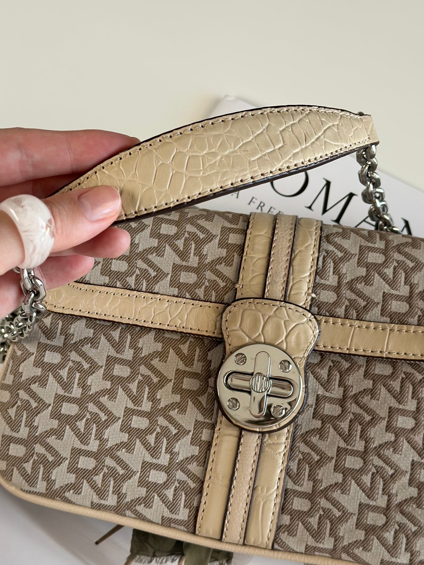 Sophisticated vintage DKNY beige shoulder bag from 2000s