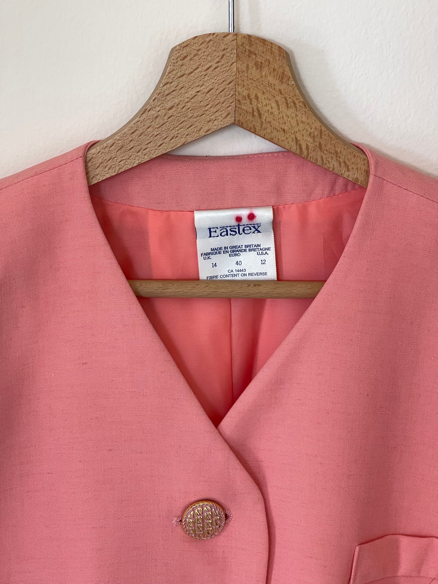 Vintage viscose/linen blazer in a beautiful coral shade
