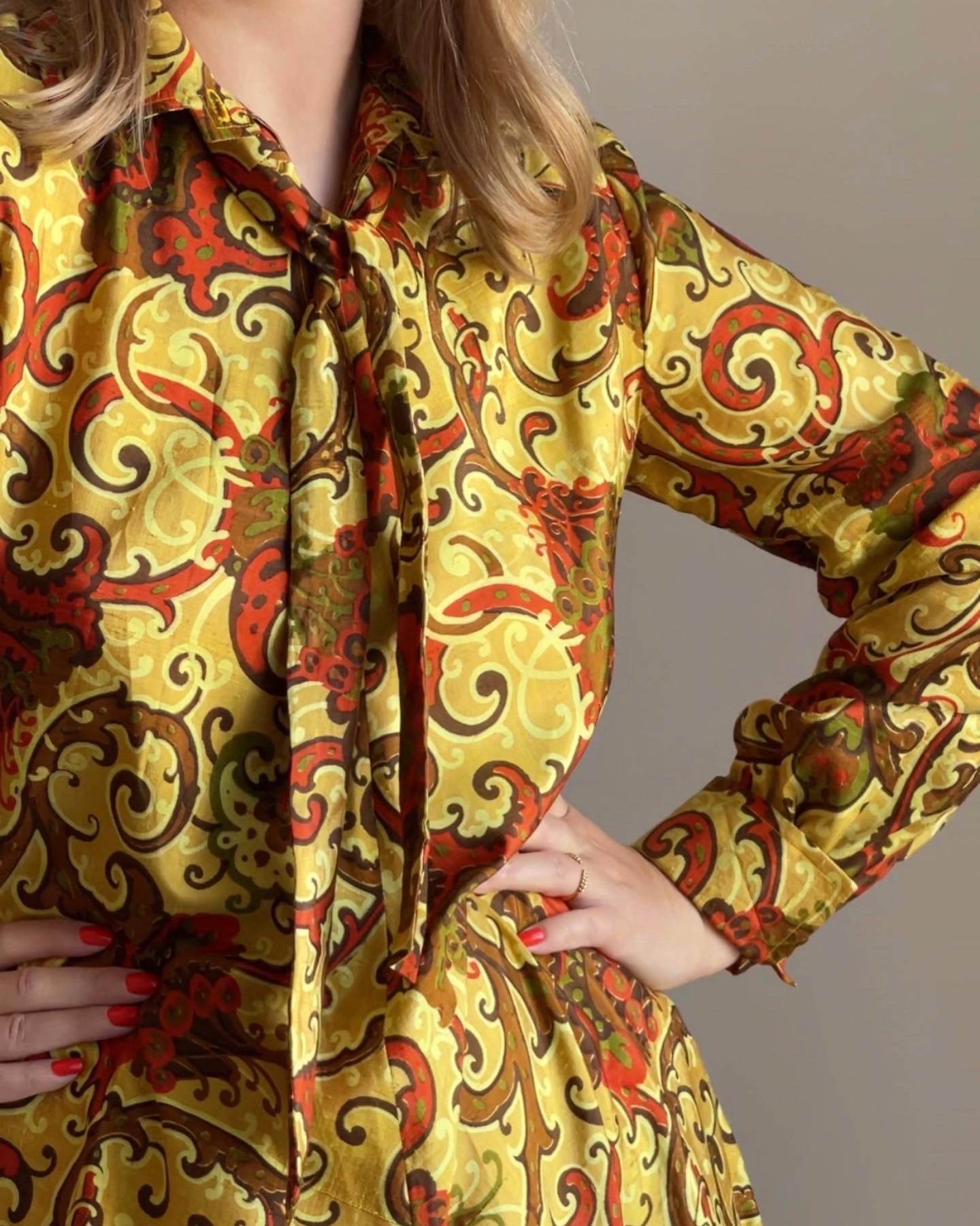 Original and unique 1970s vintage knee length dress
