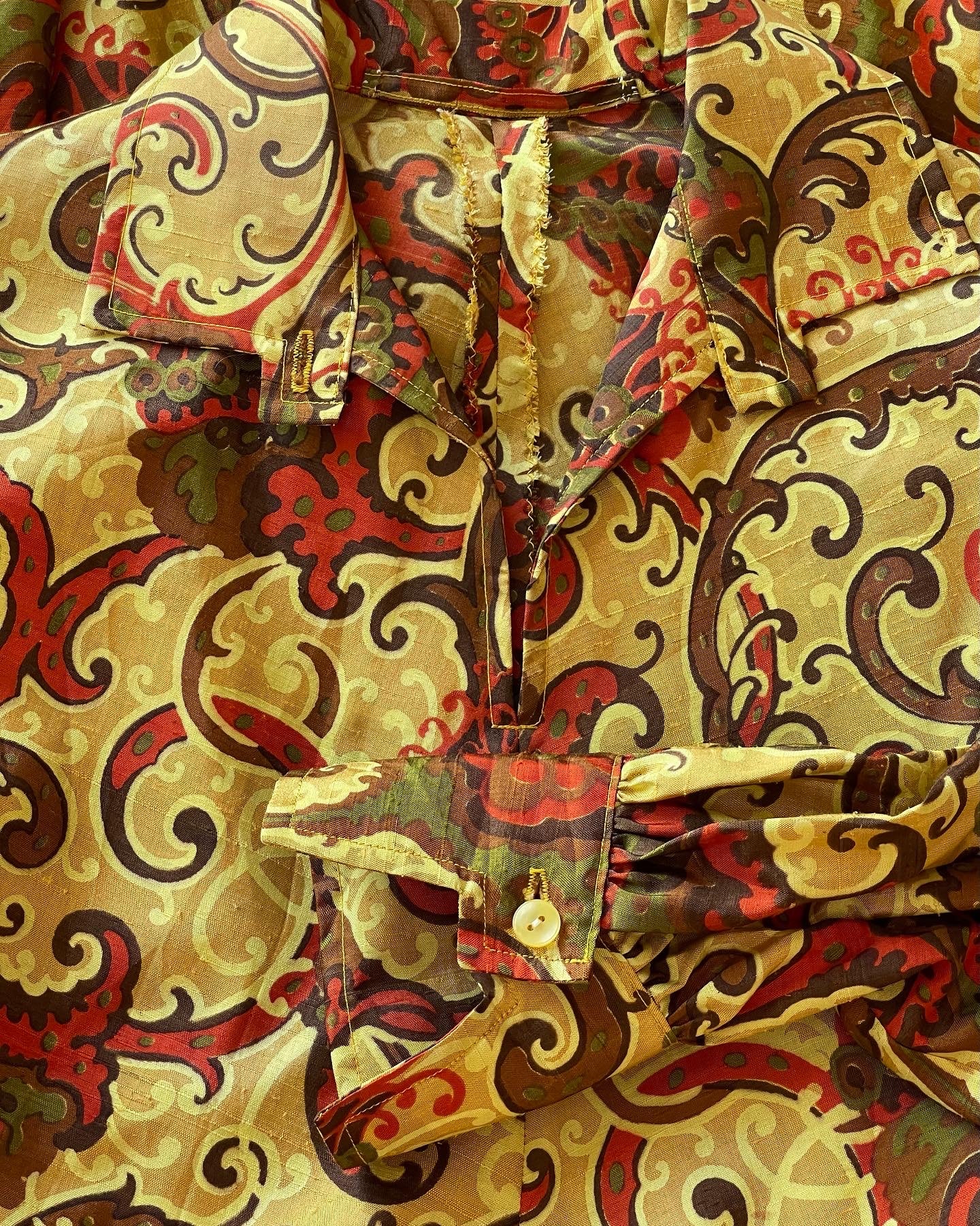 Original and unique 1970s vintage knee length dress