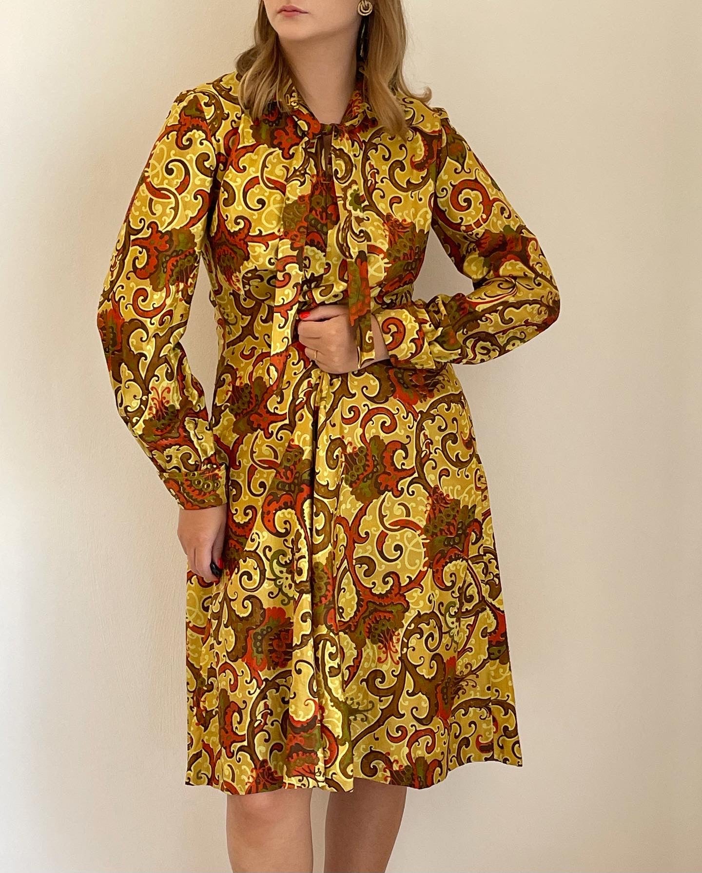 Original and unique 1970s vintage knee length dress