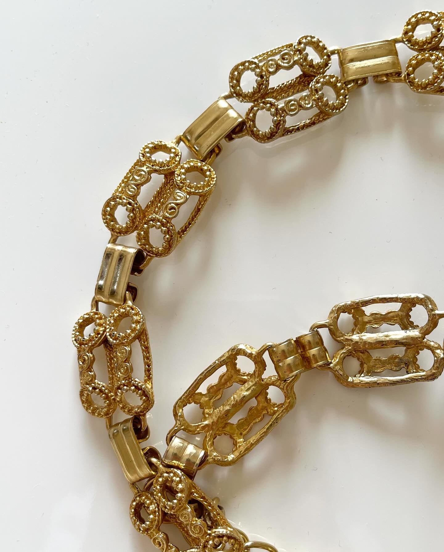 Amazing vintage gold-tone chain belt