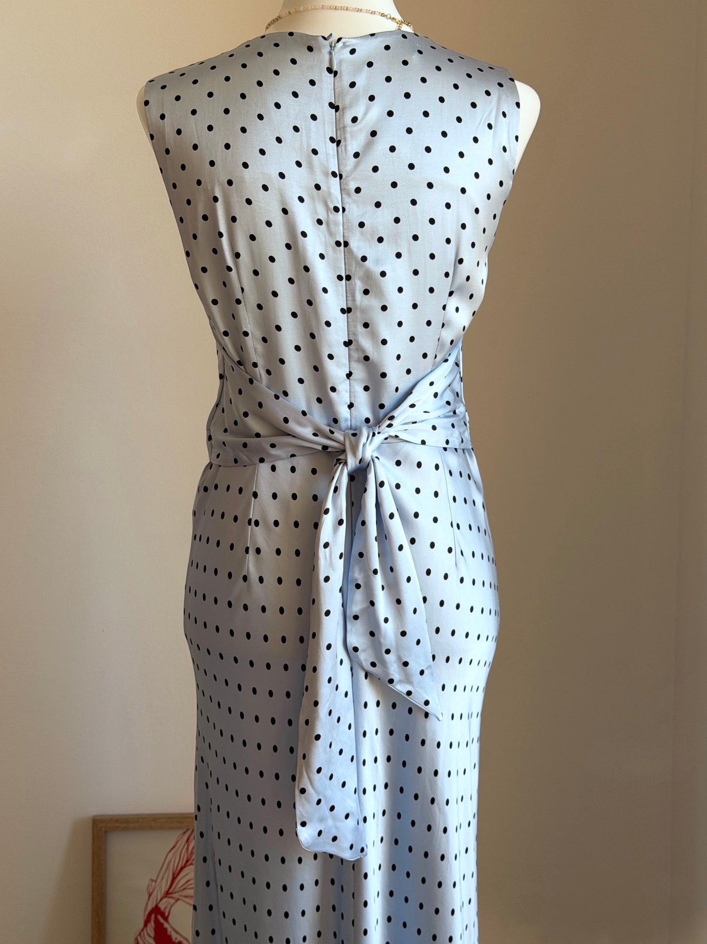 Elegant midi blue dress with polka dots