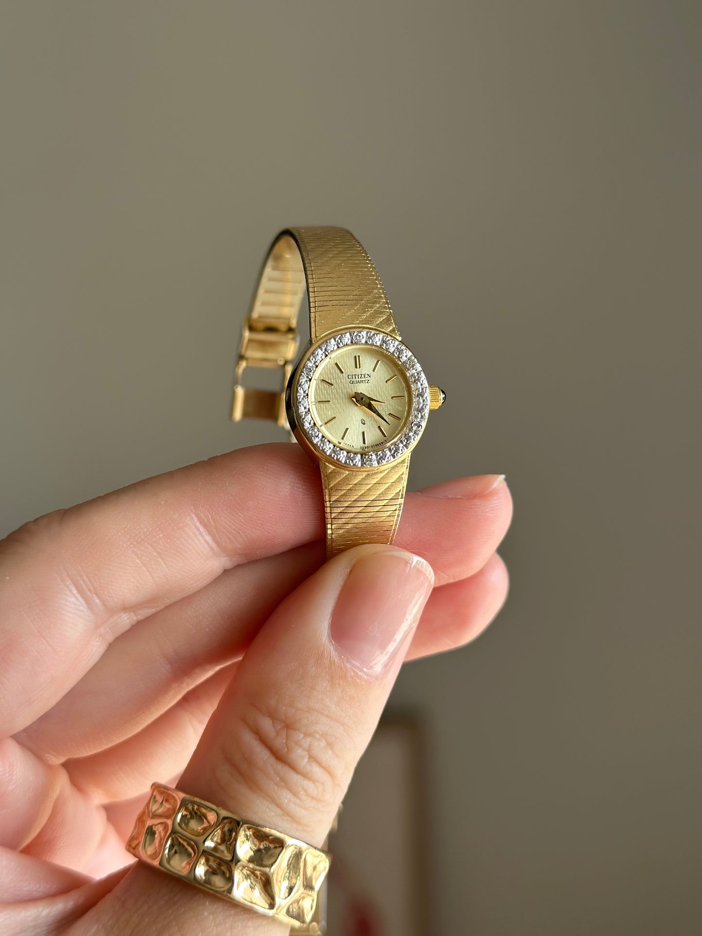 Stunning authentic vintage gold-plated Citizen watch (1980s)